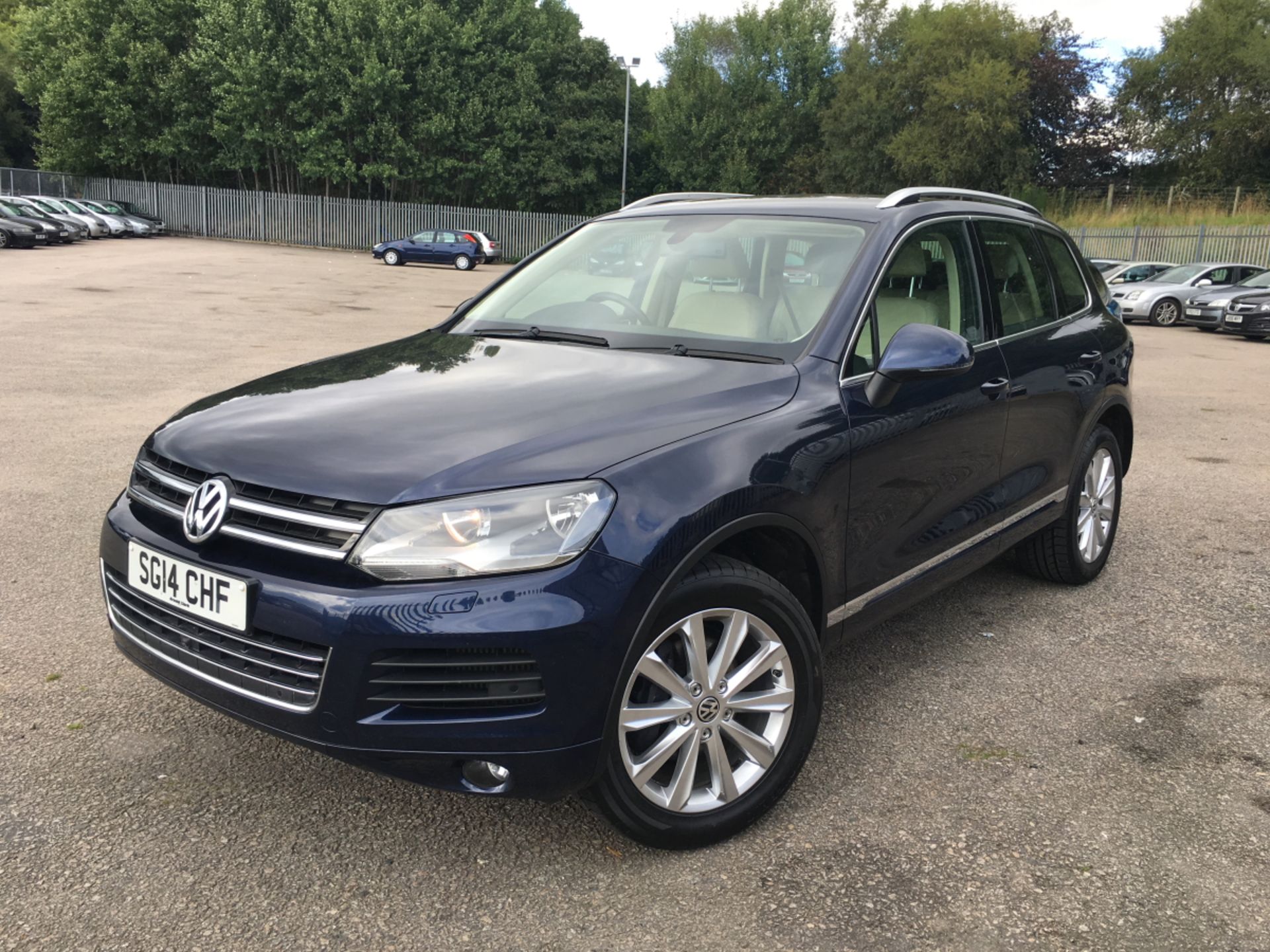 Volkswagen Touareg V6 SE Tdi Blue Te - 2967cc 4 Door Estate - Image 4 of 18