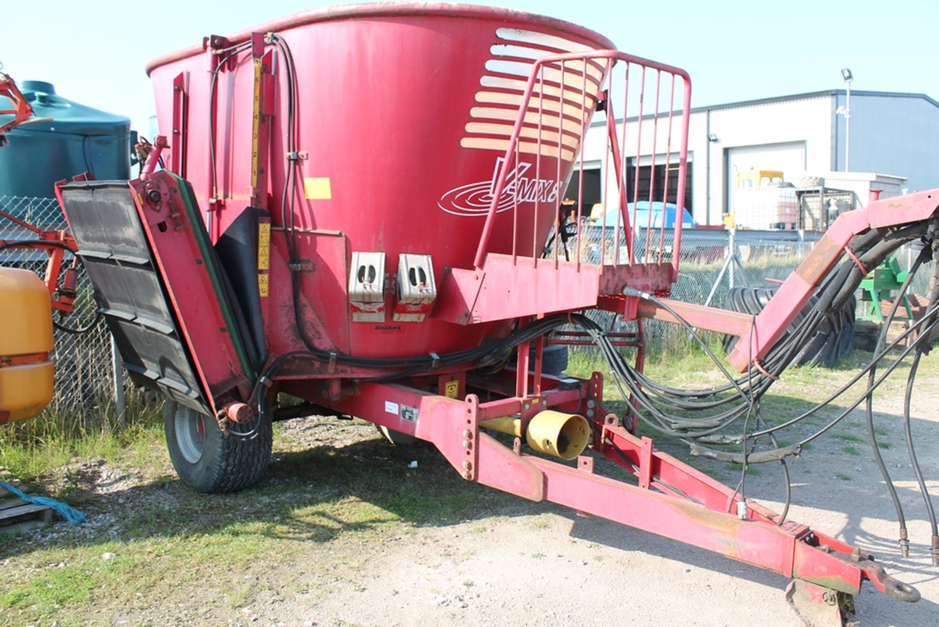 BVL MIXER WAGON WITH PTO - Image 2 of 2