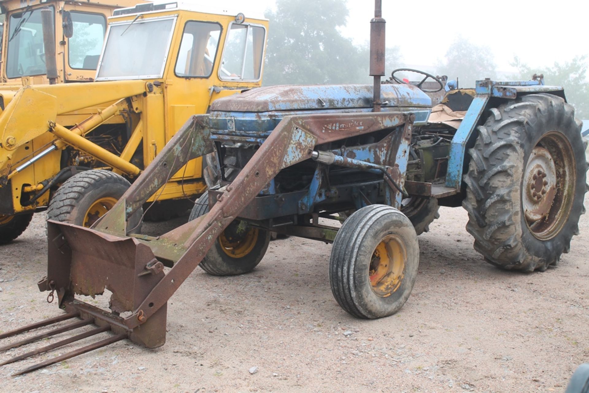 LEYLAND 384, , TRACTOR, LOADER & LOG SPLITTER, , PTO IN P/CABIN, , NO VAT, - Image 2 of 5