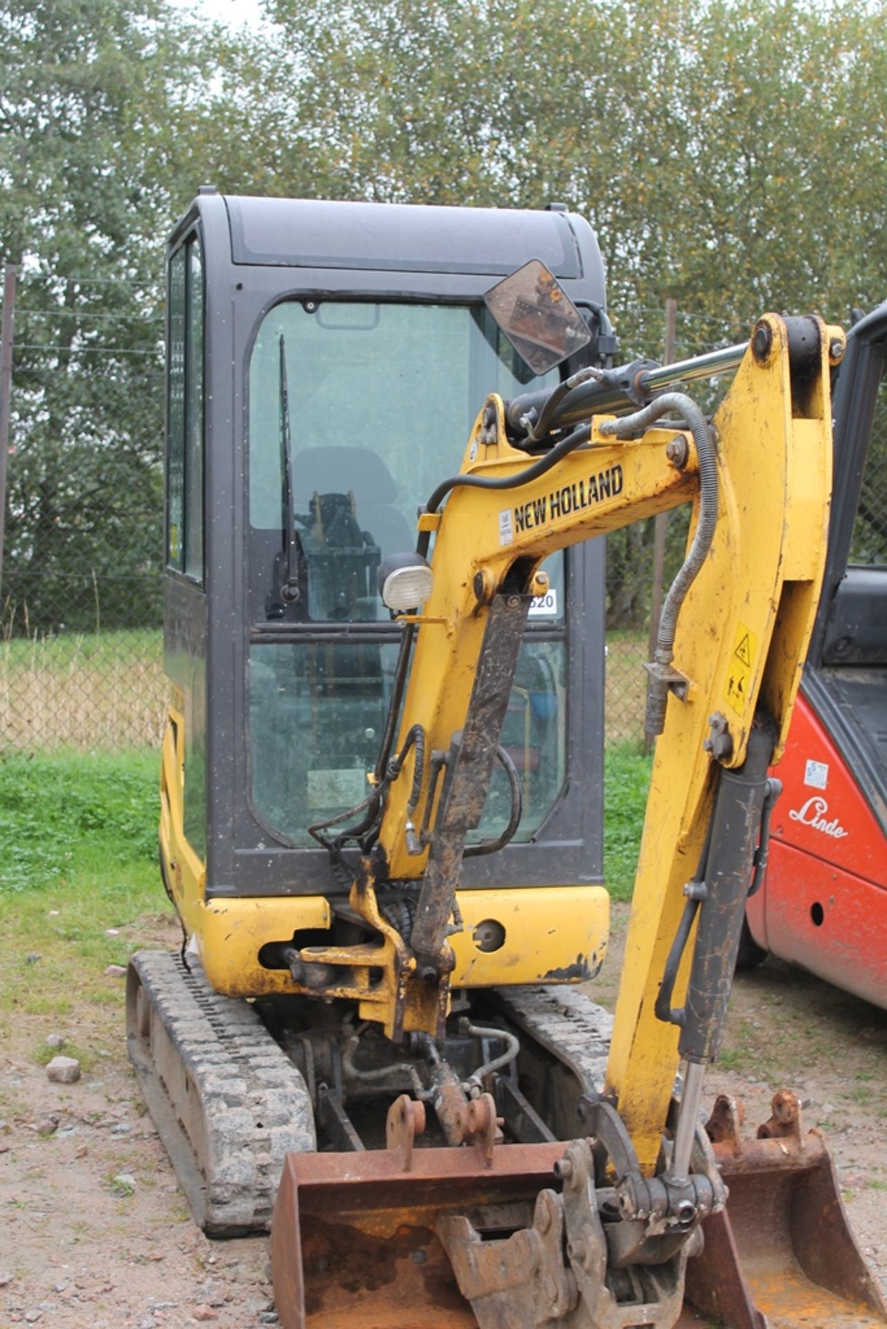 NEW HOLLAND E18, , 1800Hrs, , C/W HITCH & BUCKETS, , PLUS VAT, - Image 4 of 7