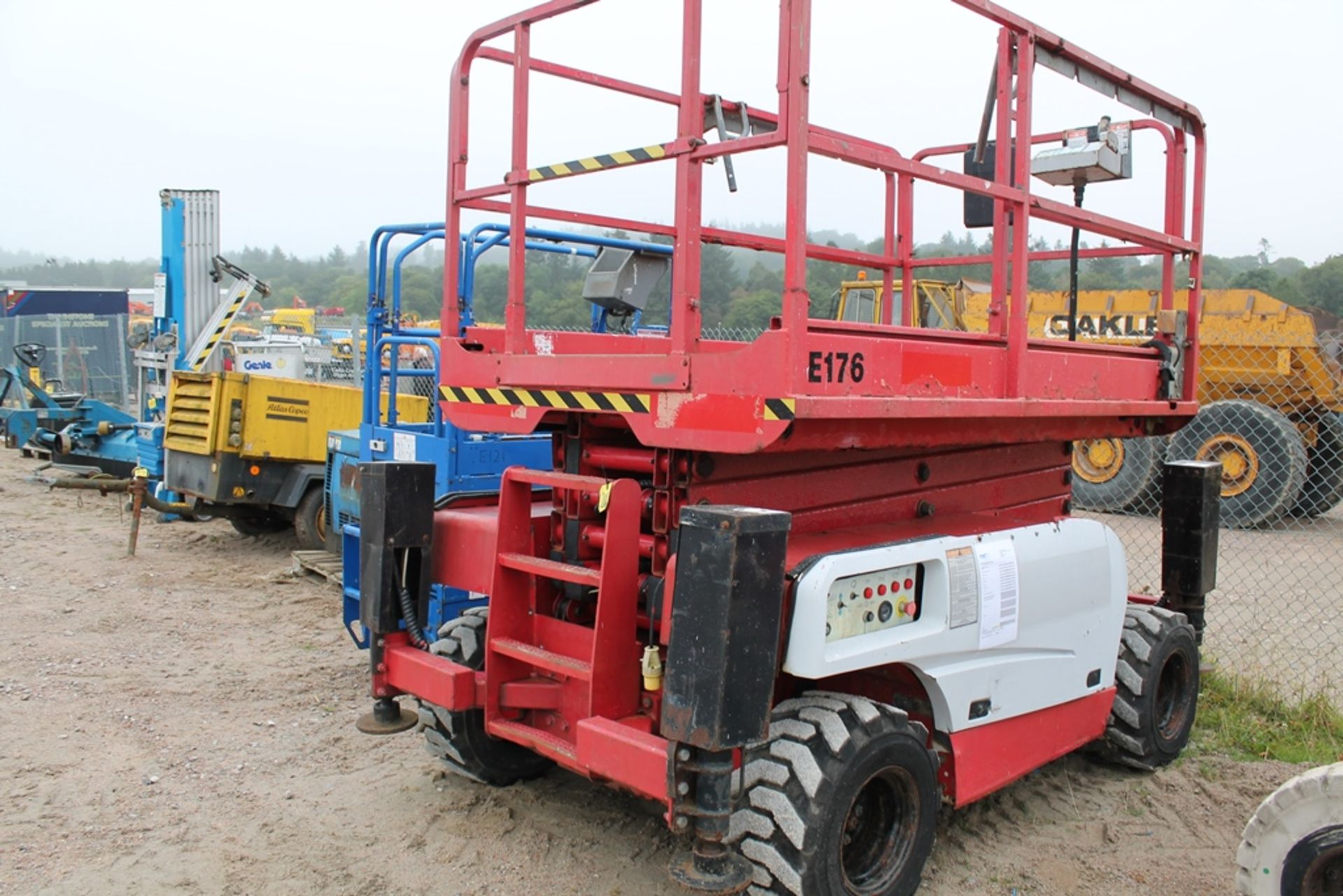 HAULOTTE DIESEL SCISSOR LIFT KEY IN PC LOLER DUR 8/3/17 - Image 2 of 4