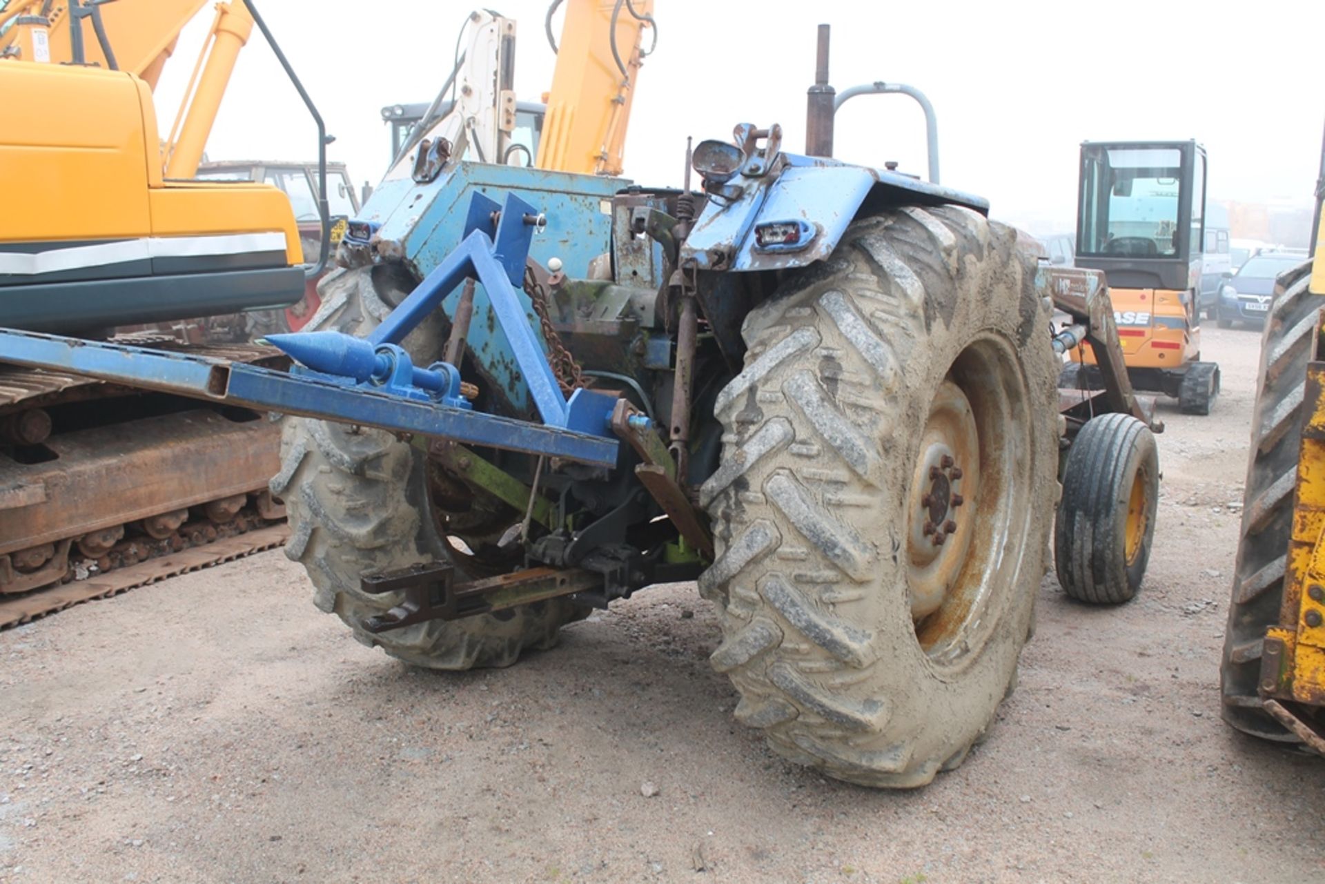 LEYLAND 384, , TRACTOR, LOADER & LOG SPLITTER, , PTO IN P/CABIN, , NO VAT, - Image 4 of 5