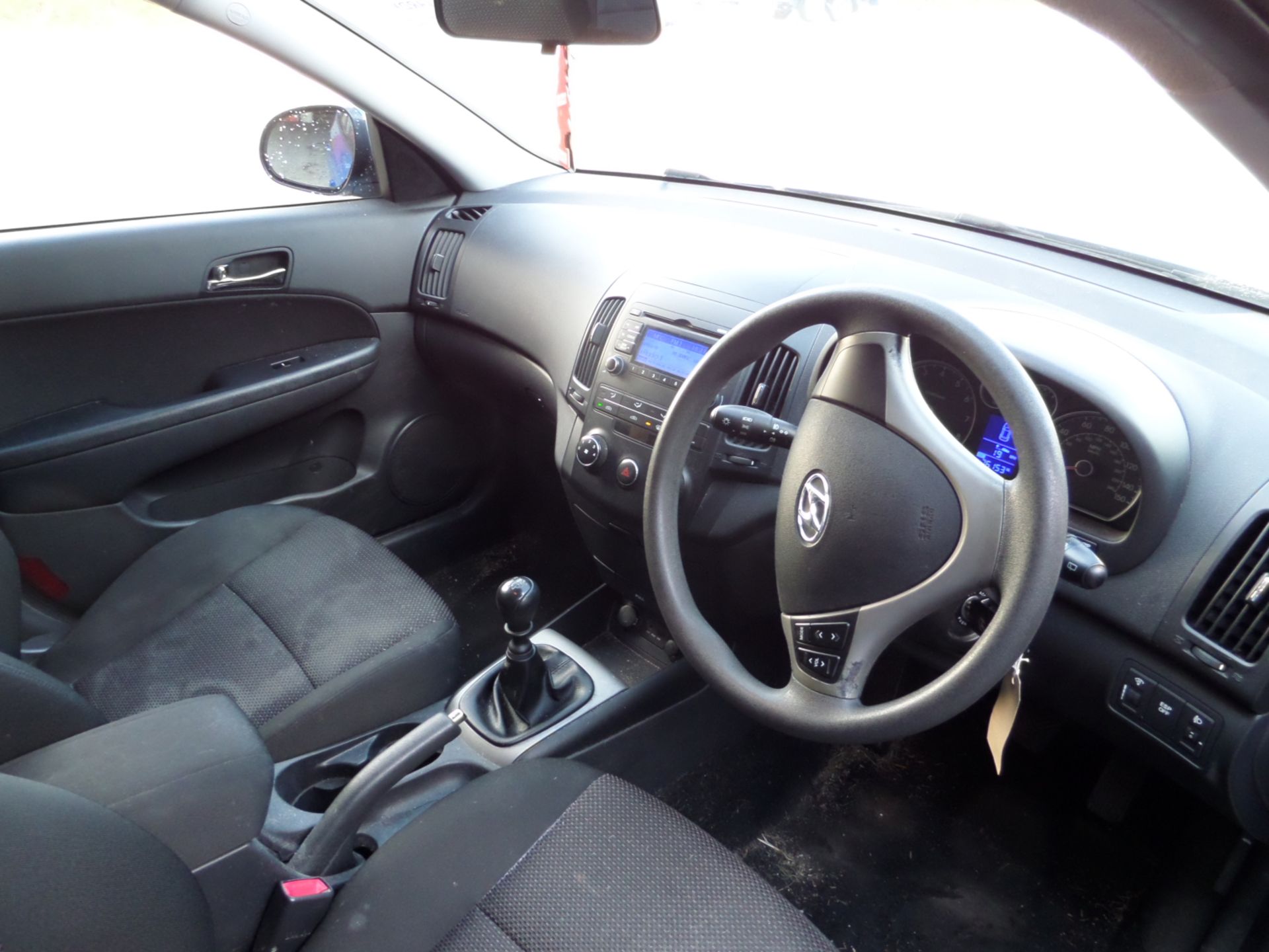 Hyundai I30 Comfort - 1396cc 5 Door - Image 9 of 11