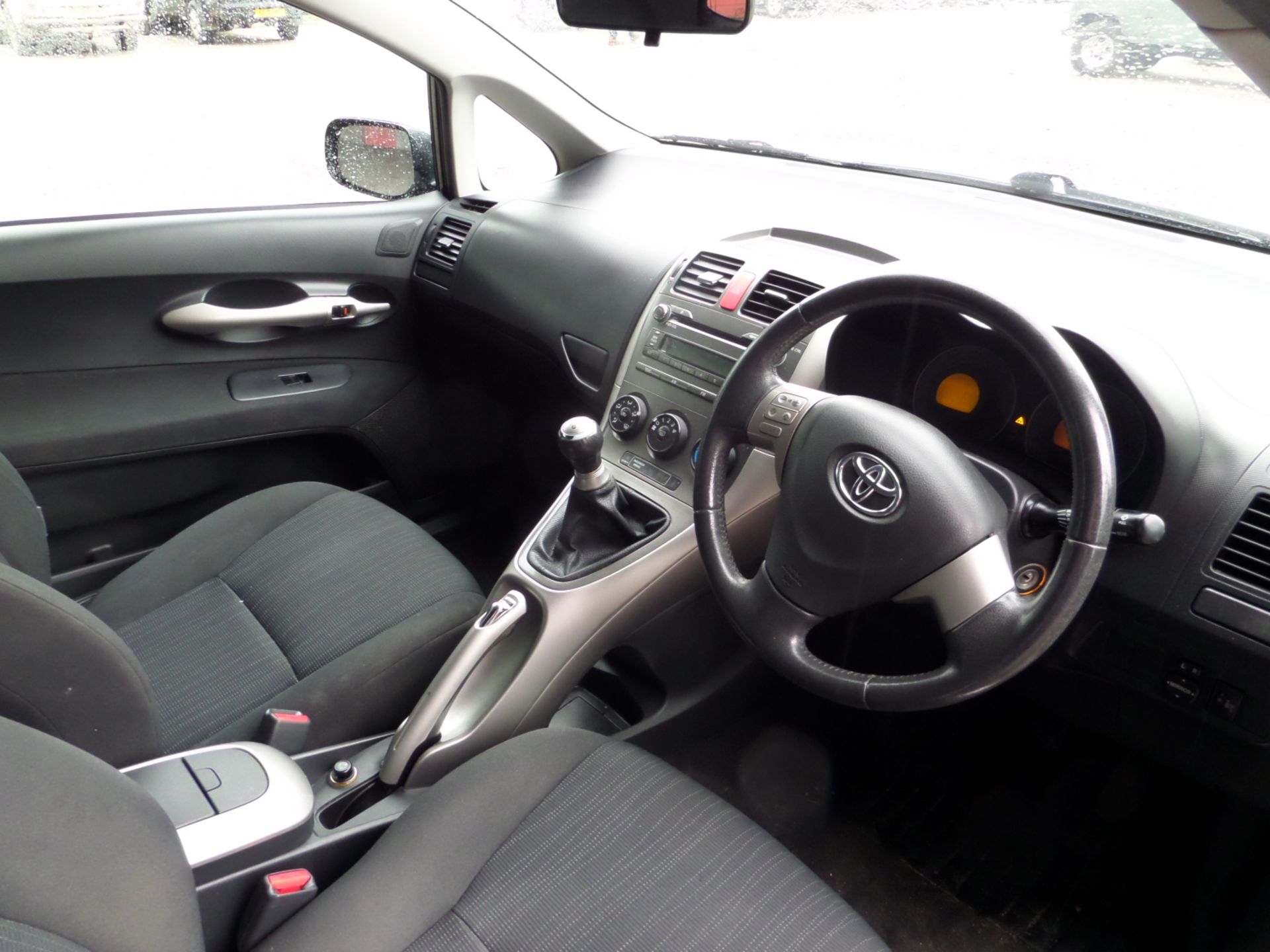 Toyota Auris Tr Vvt-i - 1598cc 3 Door - Image 6 of 7