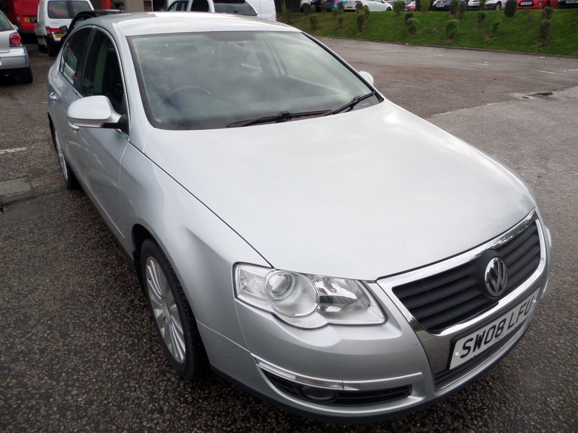 Volkswagen Passat Highline - 1790cc 4 Door