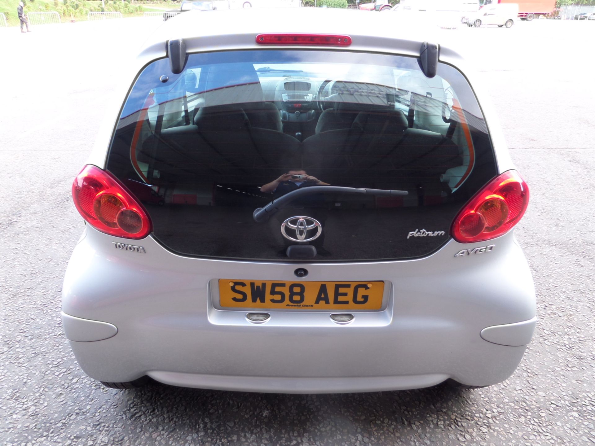 Toyota Aygo Platinum Vvt-i - 998cc 3 Door - Image 4 of 7