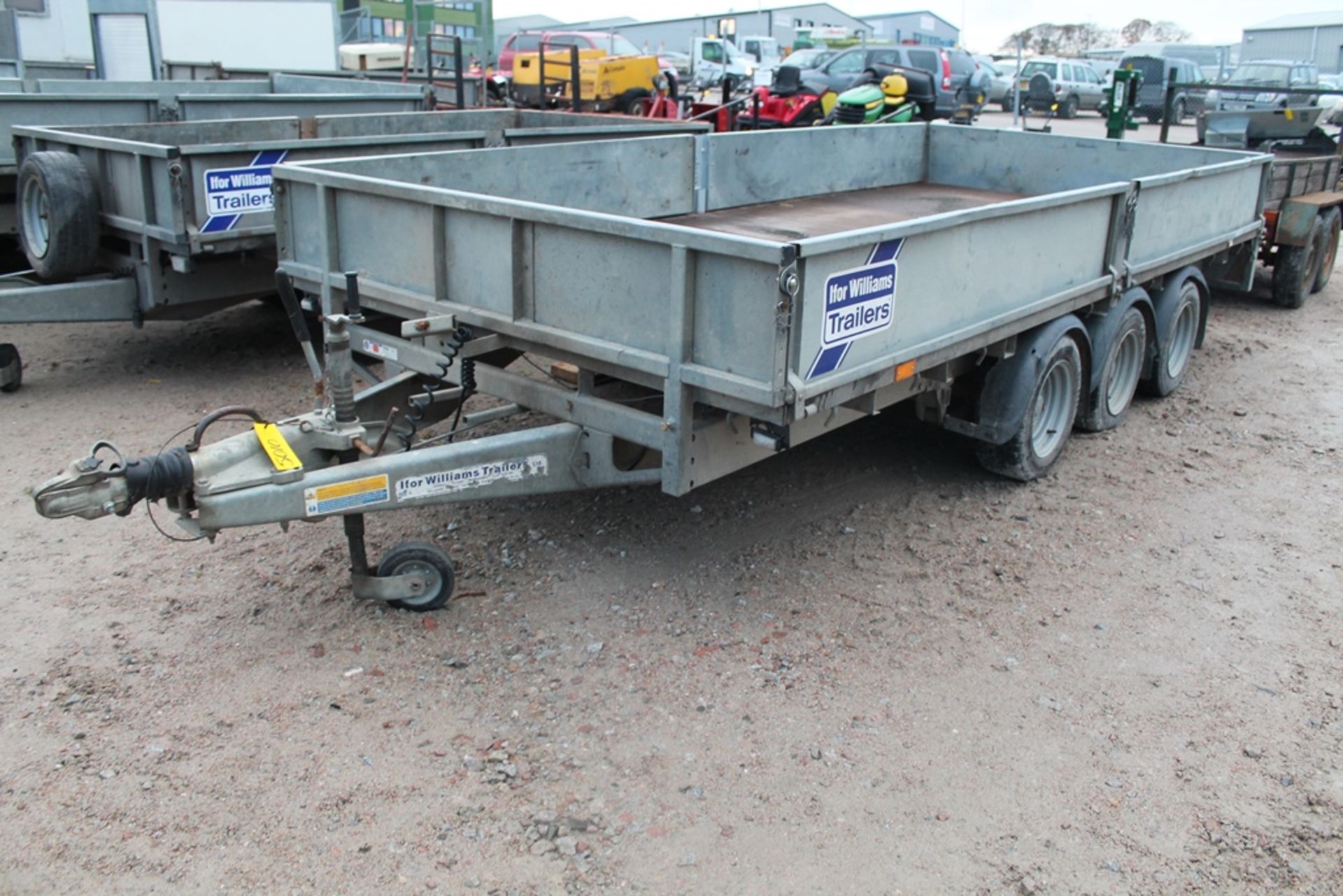 IFOR WILLIAMS LM146 TRI AXLE FLATBED TRAILER