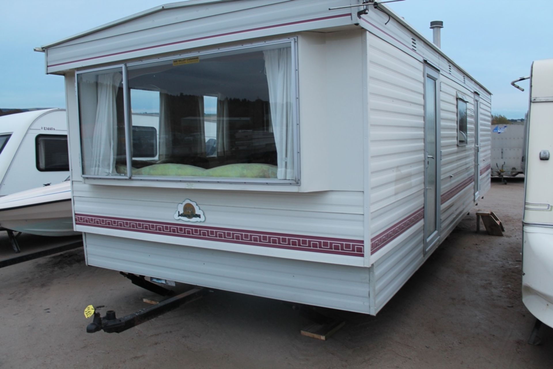 28' ABI STATIC CARAVAN C/W TV/GAS FIRE & COOKER