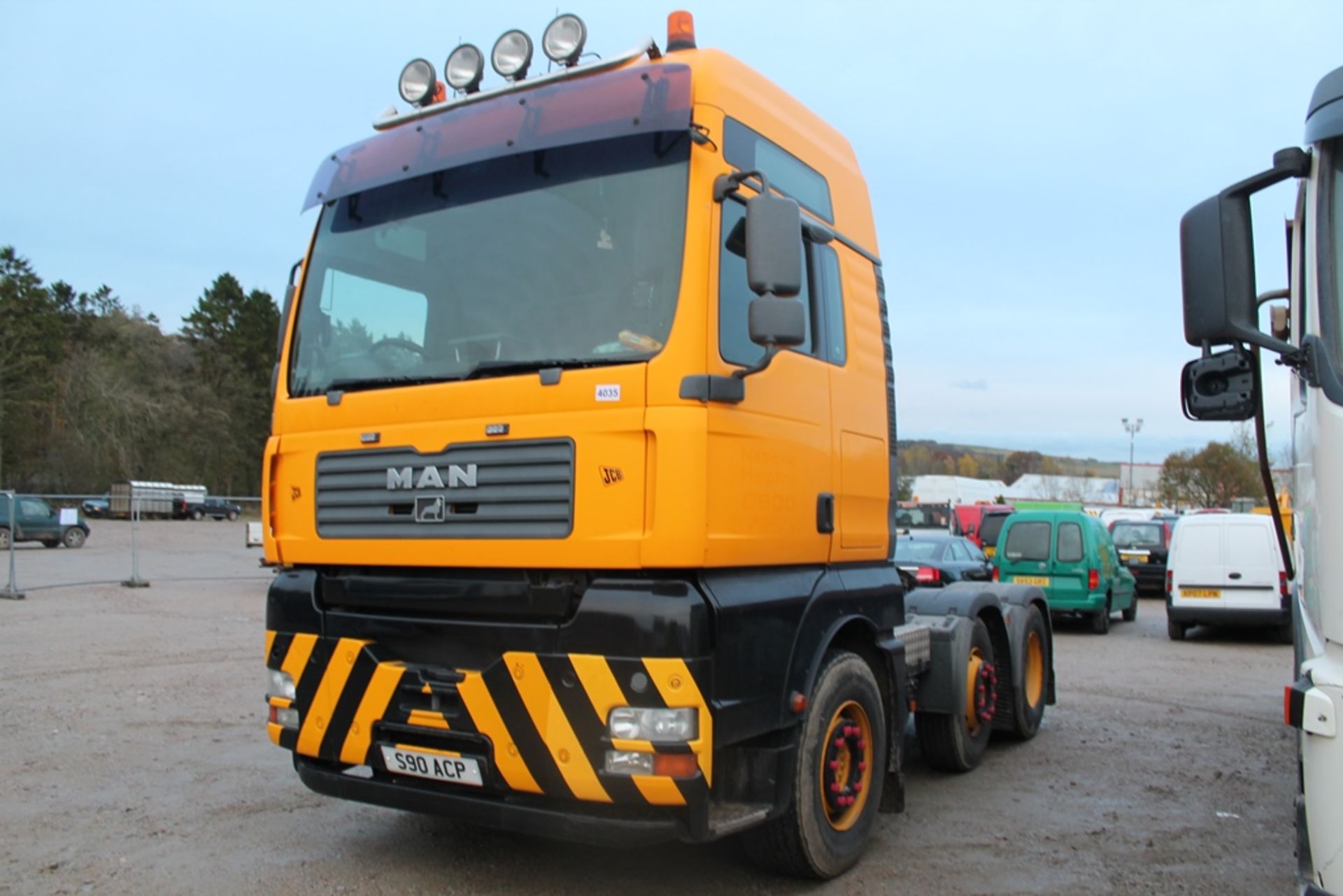 Man 480- 12816cc 2 Door Tractor