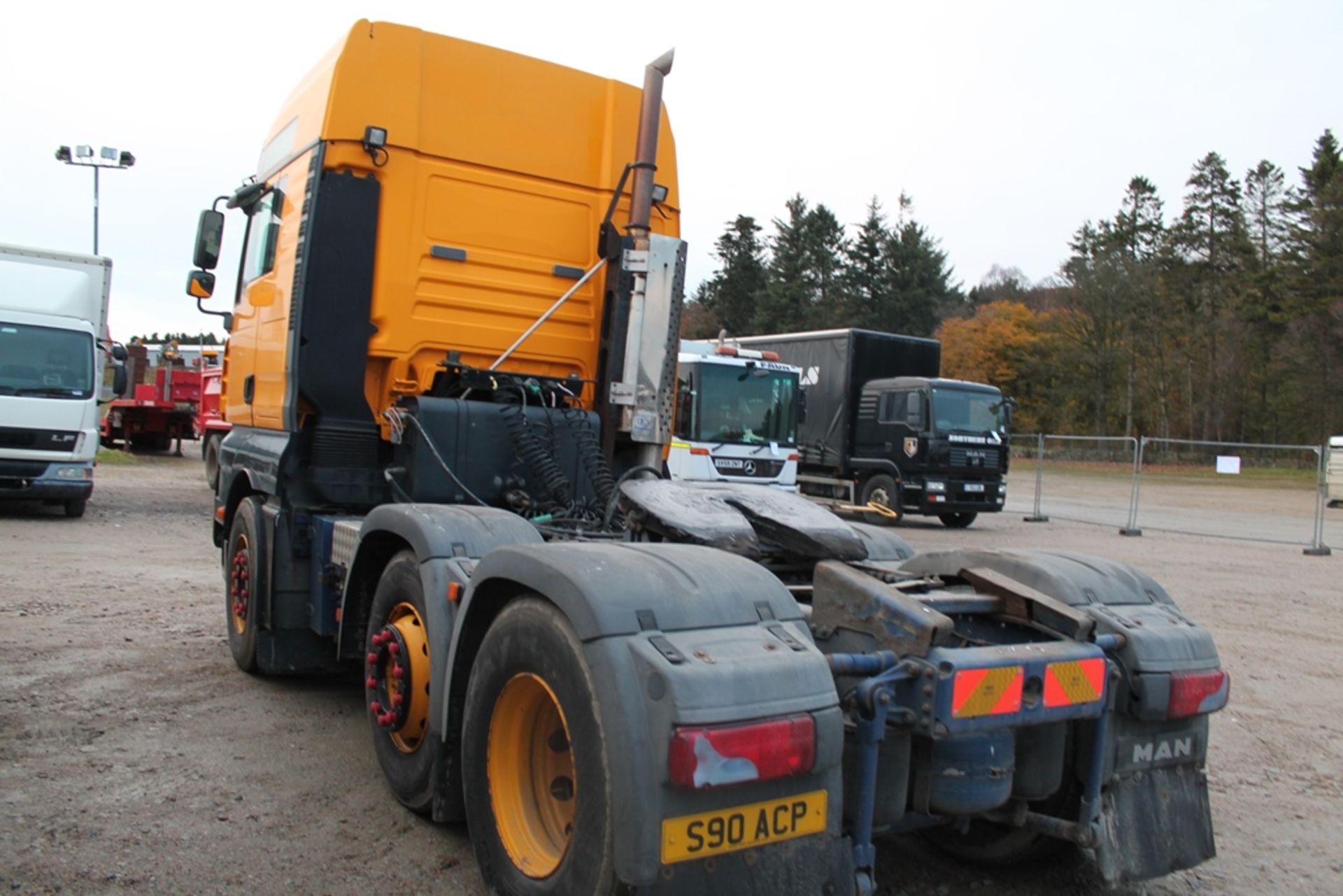 Man 480- 12816cc 2 Door Tractor - Image 3 of 7