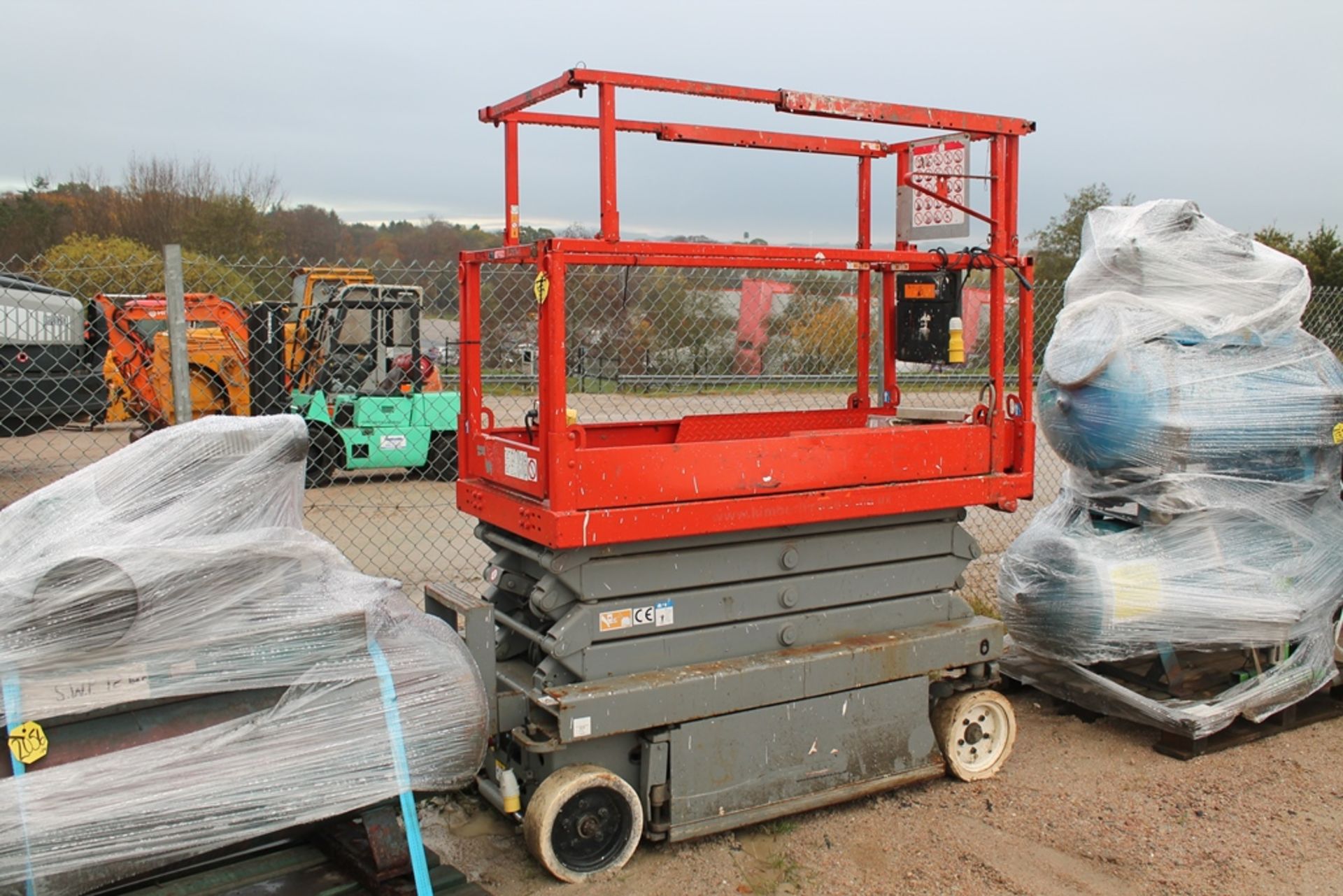 SCISSOR LIFT KEY IN P/C