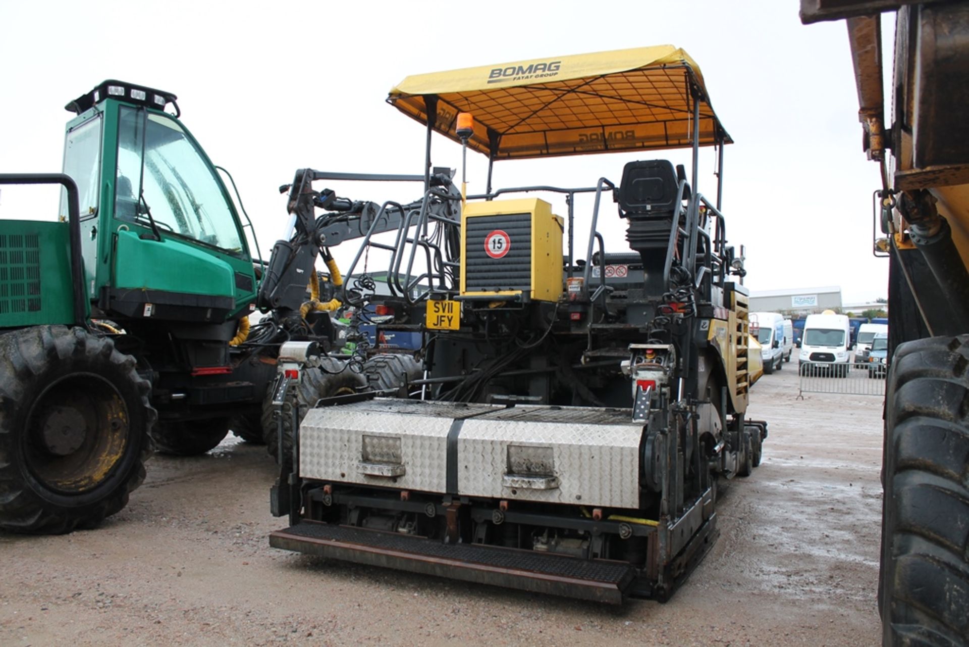 Bomag 691P Paving Machine - 7146cc Tractor - Image 5 of 9