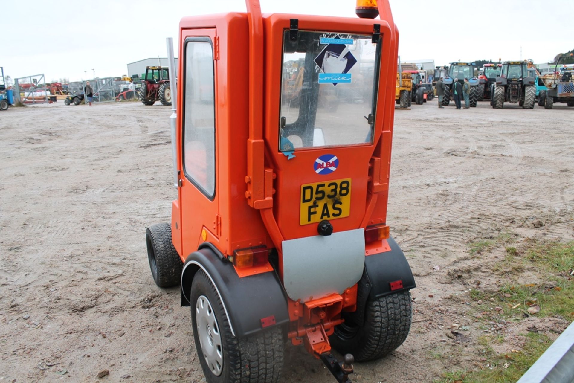 KUBOTA B6200 TRACTOR - Image 2 of 2