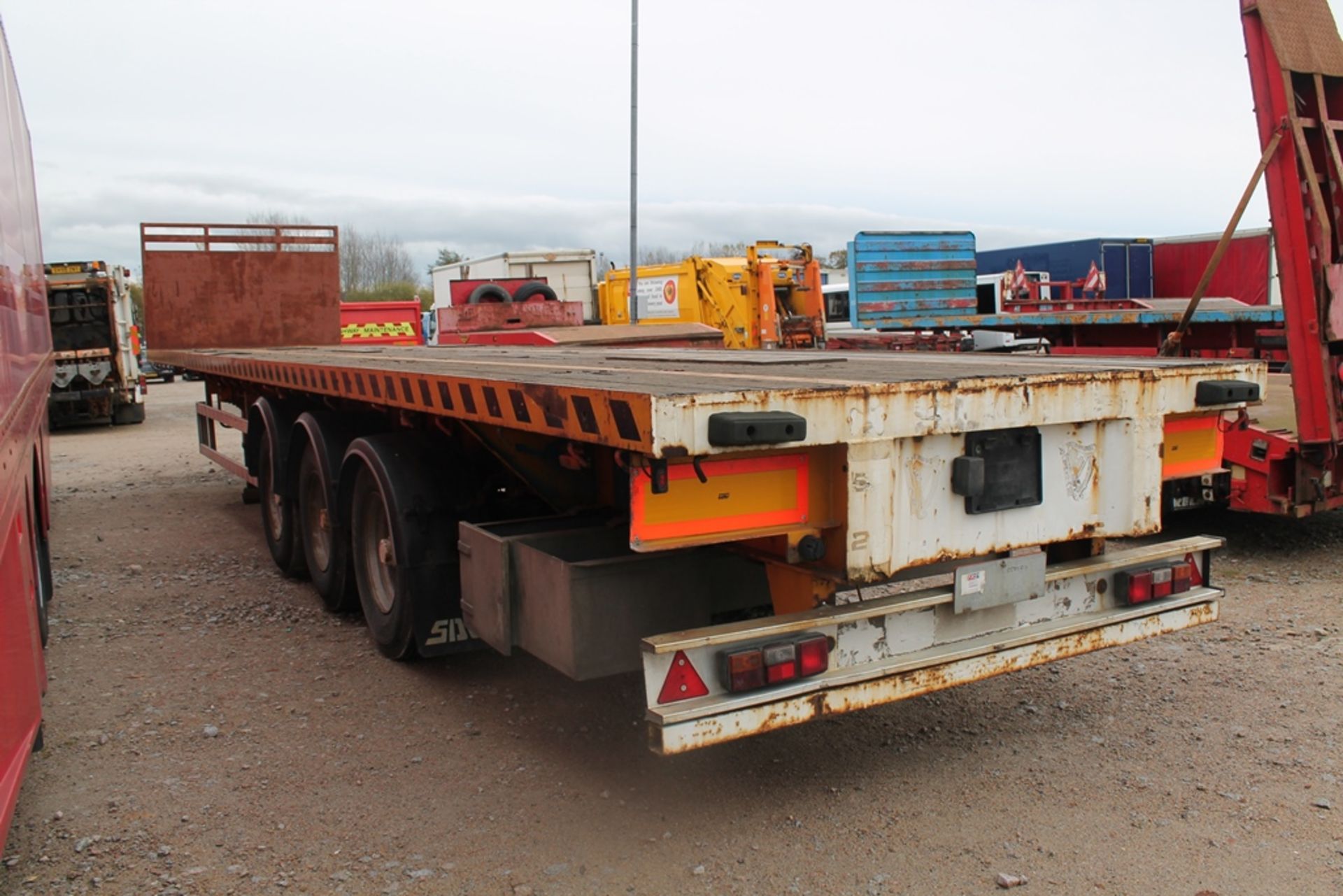 45FT EXT FLAT TRAILER - Image 4 of 4