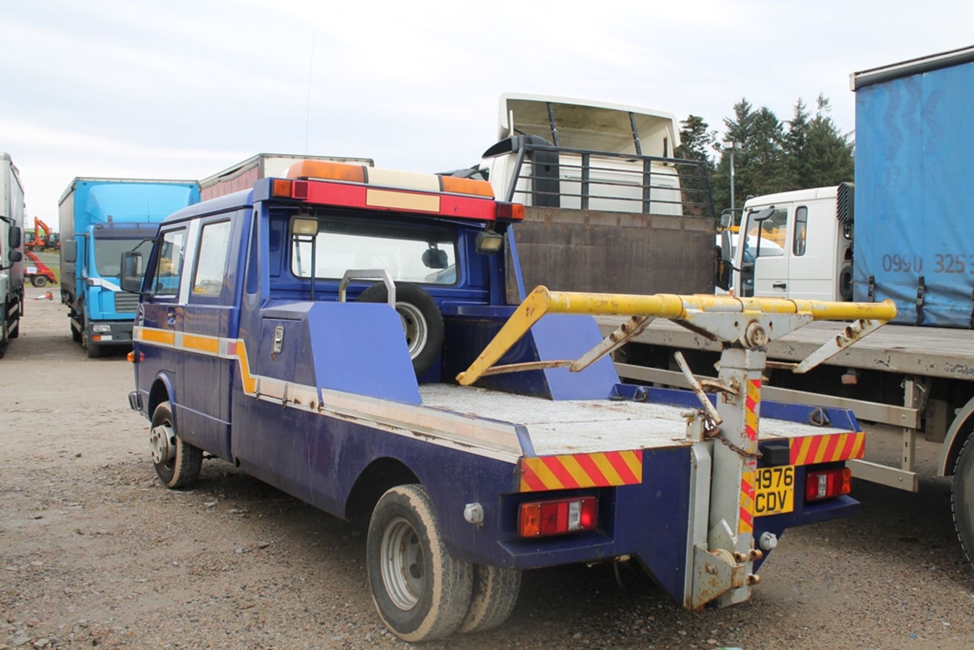 Volkswagen LT50 - 2400cc 2 Door Truck - Image 3 of 4