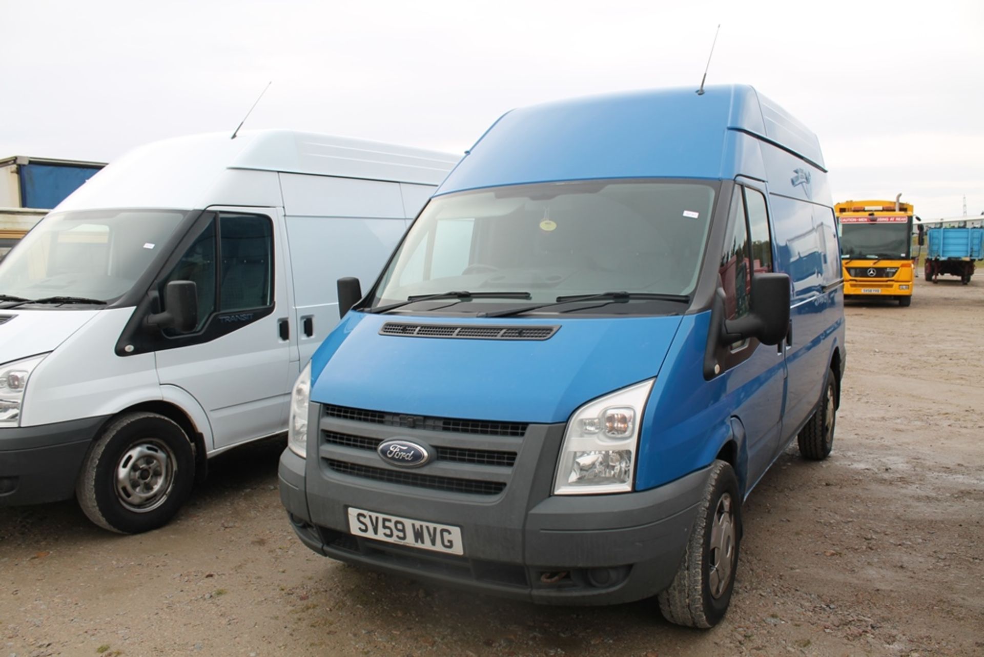 Ford Transit 100 T350m Rwd - 2402cc 3 Door Van