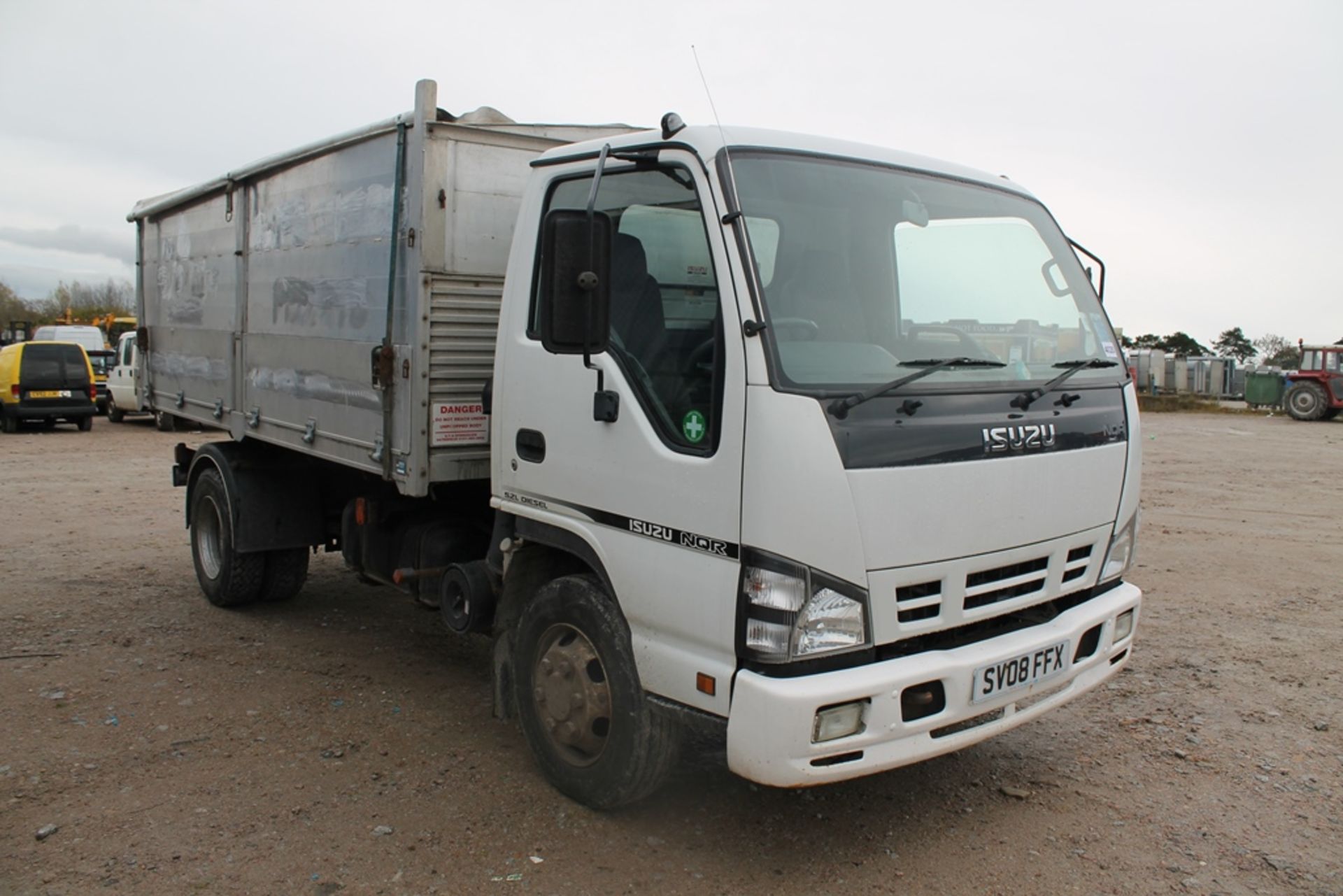 Isuzu Trucks Nqr 70 - 5193cc - Tipper 2 Door Truck - Image 5 of 5