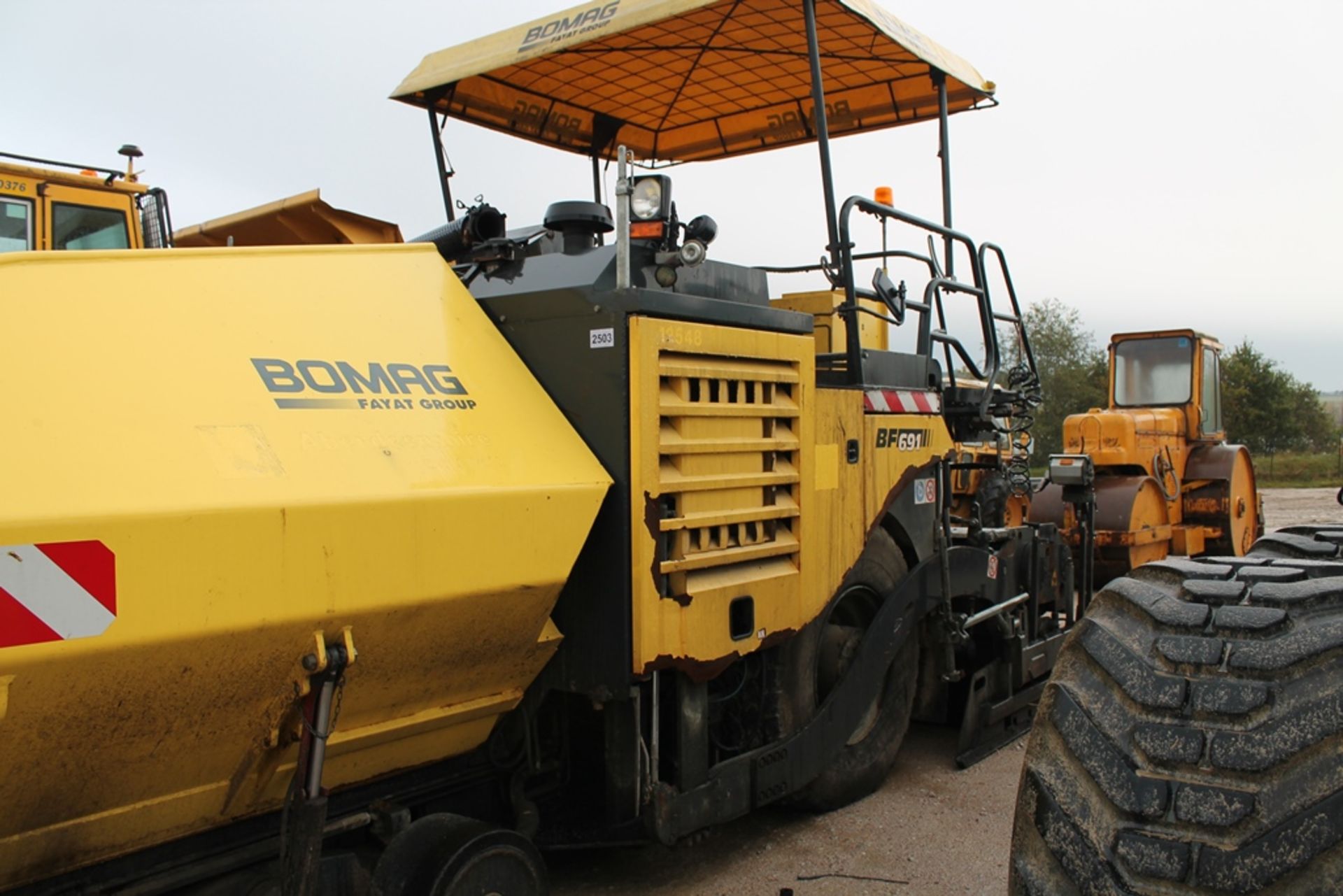 Bomag 691P Paving Machine - 7146cc Tractor - Image 3 of 9