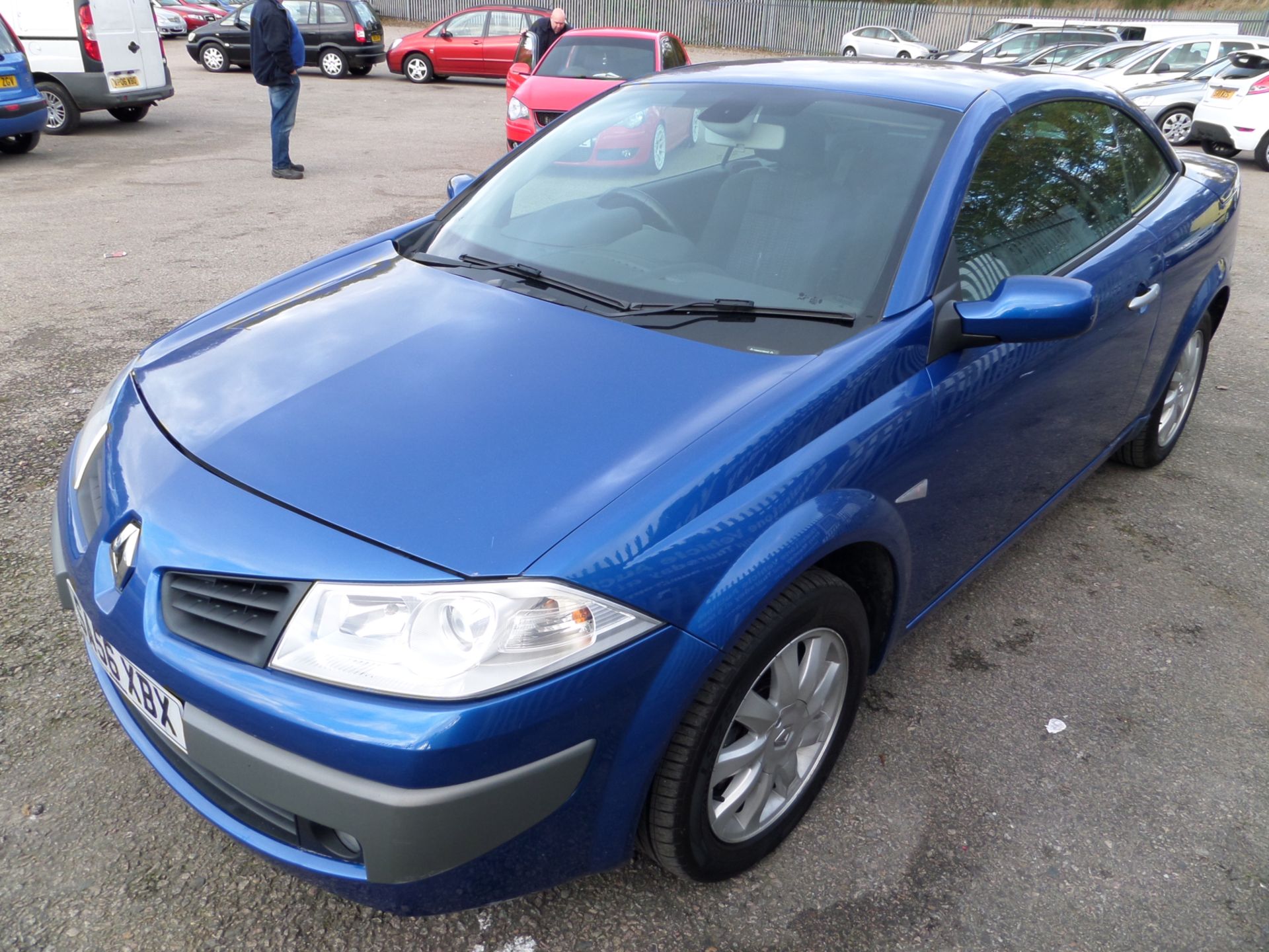 Renault Megane Dynamique T136 - 1998cc Convertible - Image 2 of 7