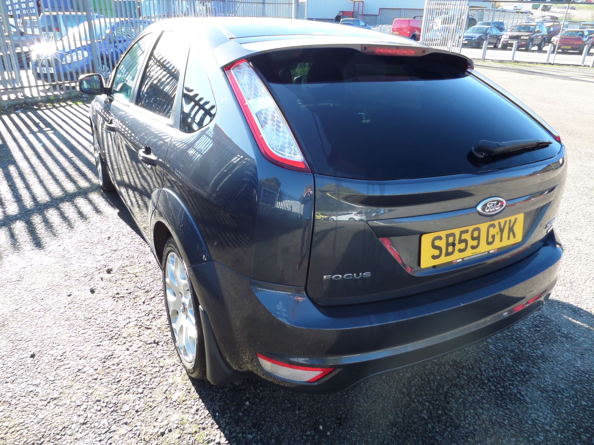 Ford Focus Zetec Tdci 109 - 1560cc 5 Door - Image 3 of 12