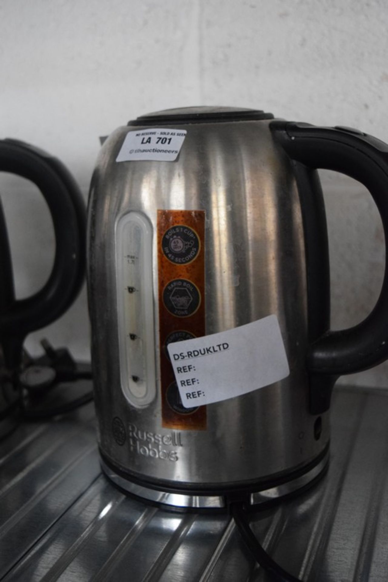 1 X UNBOXED RUSSELL HOBBS 1.5 LITRE CORDLESS JUG KETTLE IN STAINLESS STEEL