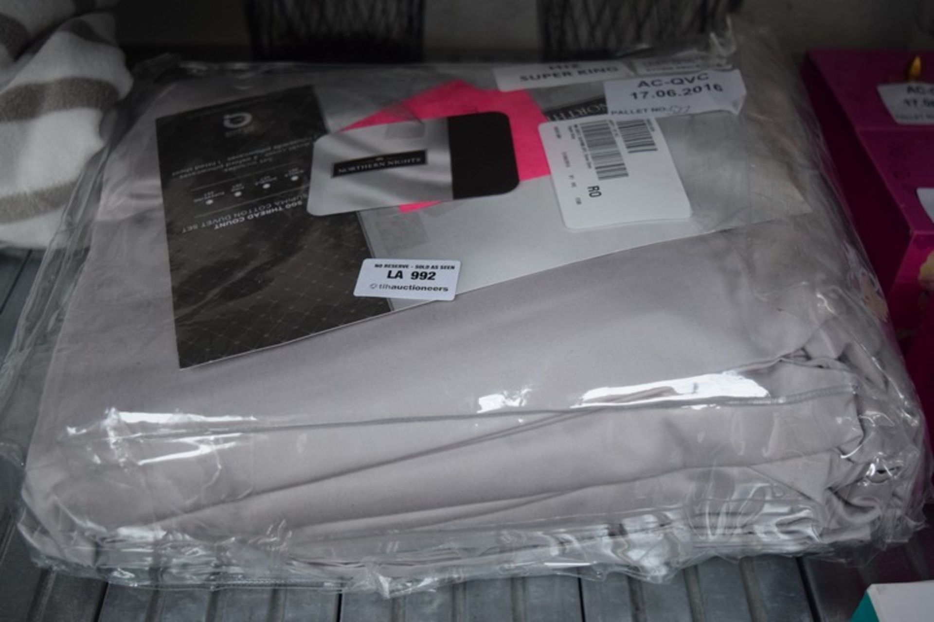 1 X BOXED SUPER KING SIZE NORTHERN NIGHTS 500 THREAD COUNT DUVET SET RRP £68 17.06.2016 (PALLET