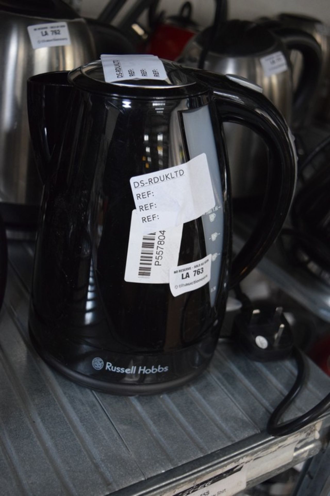 1 X RUSSELL HOBBS 1.5 LITRE CORDLESS JUG KETTLE IN BLACK