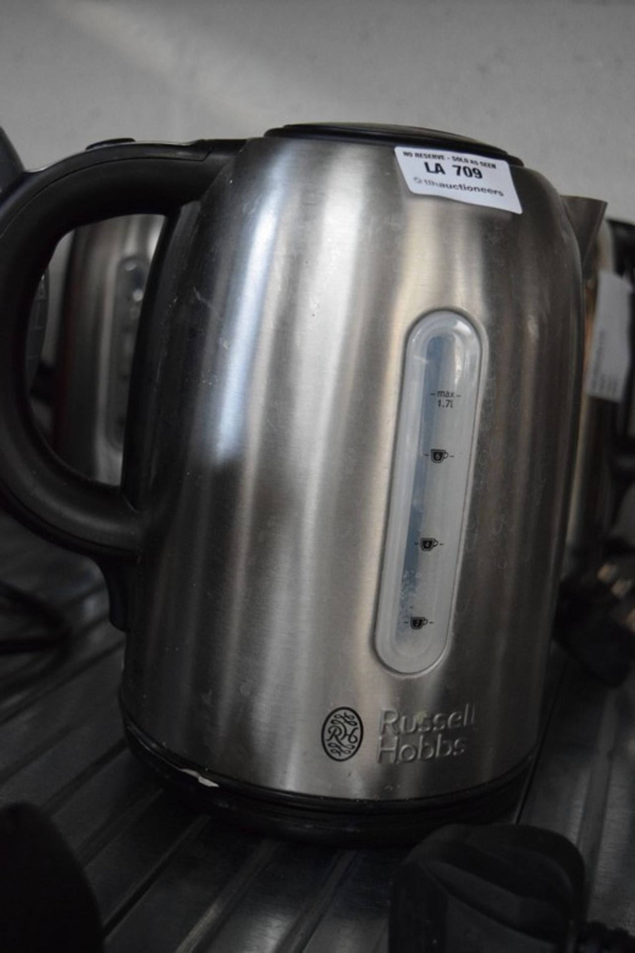 1 X UNBOXED RUSSELL HOBBS 1.5 LITRE CORDLESS JUG KETTLE IN STAINLESS STEEL