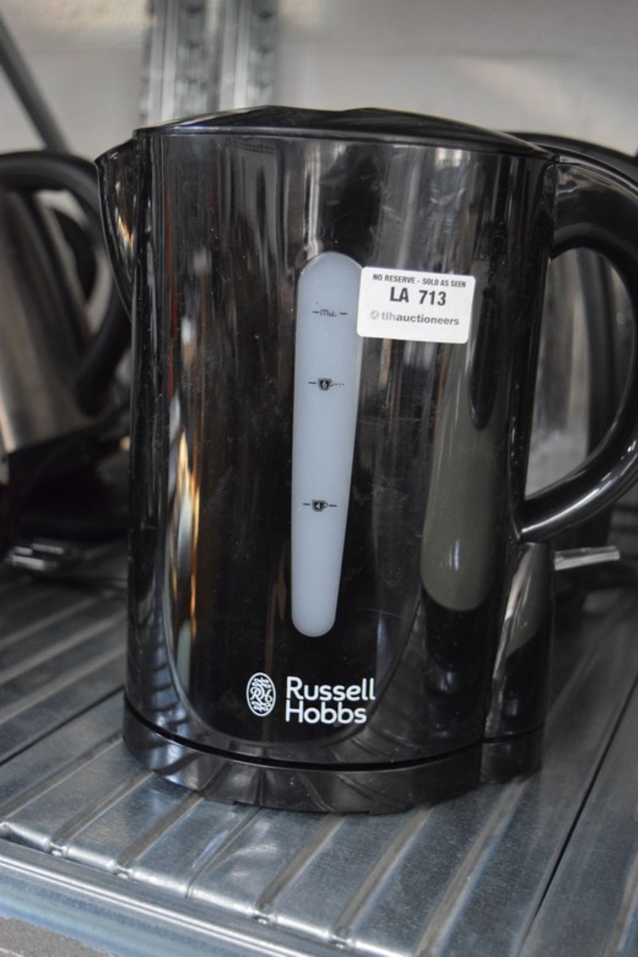 1 X UNBOXED RUSSELL HOBBS 1.5 LITRE CORDLESS JUG KETTLE IN BLACK