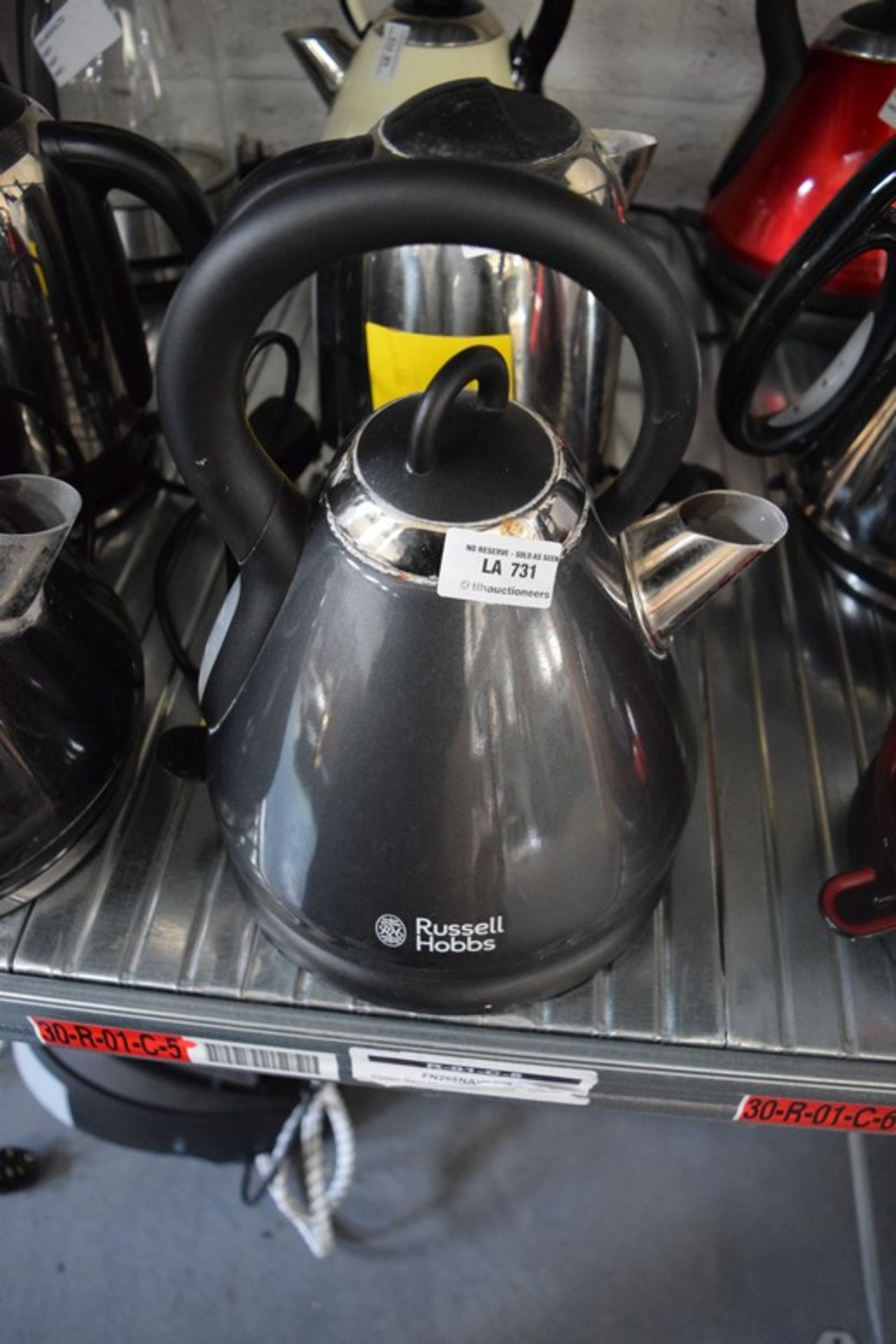 1 X UNBOXED RUSSELL HOBBS 1.5 LITRE CORDLESS JUG KETTLE IN GREY