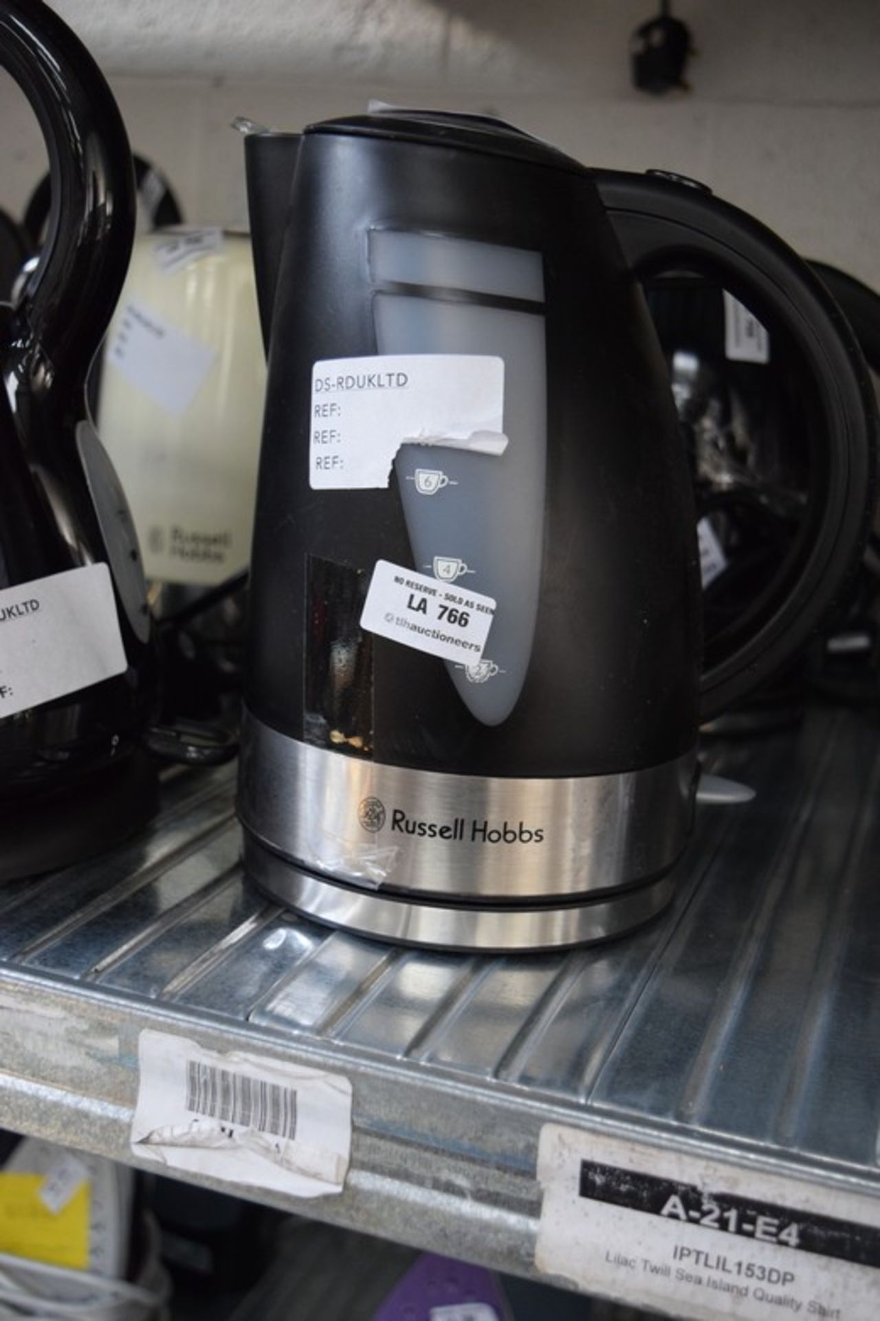 1 X RUSSELL HOBBS 1.5 LITRE CORDLESS JUG KETTLE IN BLACK