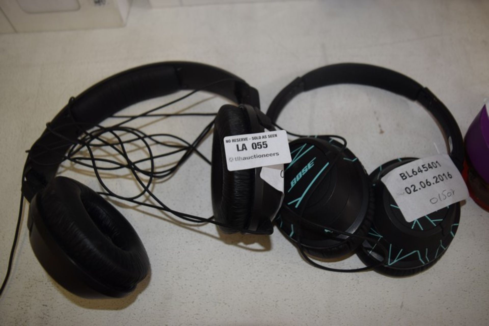 2 X ASSORTED HEADPHONES TO INCLUDE BOSE AND SEINNHEISER COMBINED RRP £180 02.06.2016