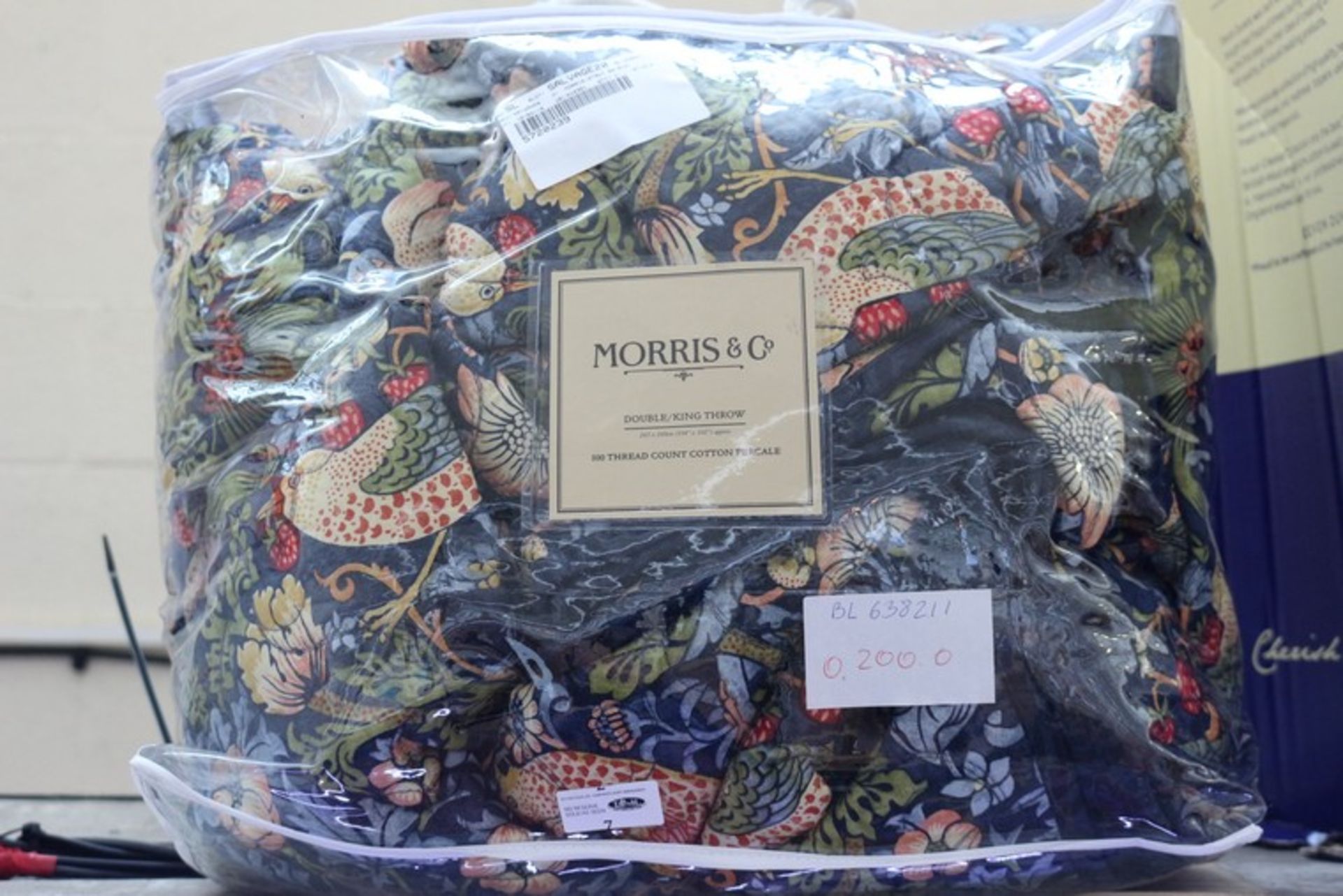 1 x MORRIS AND CO DOUBLE/KING FLORAL PRINT THROW RRP £200 *PLEASE NOTE THAT THE BID PRICE IS