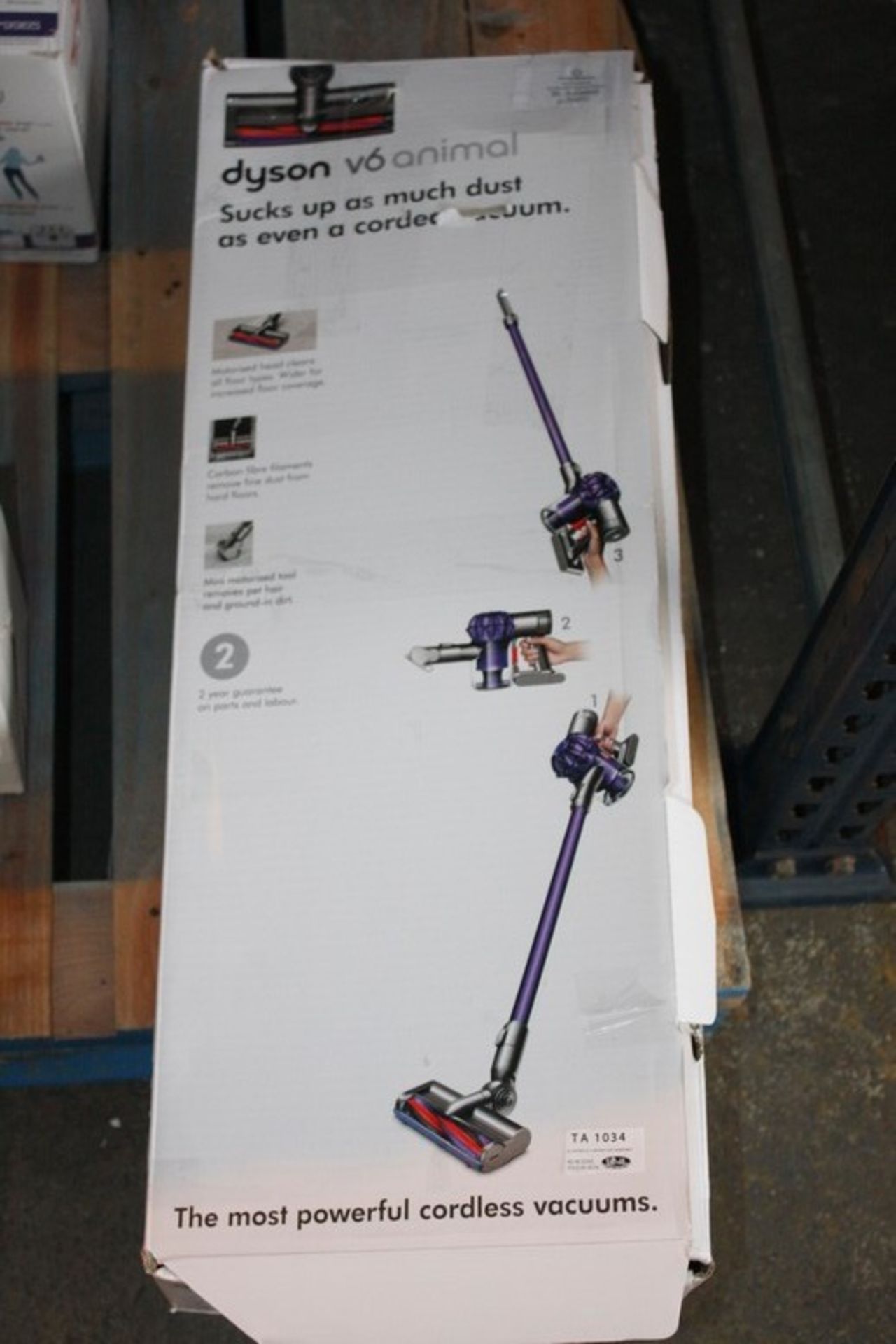 1X BOXED DYSON V6HAND HELD VACUUM CLEANER RRP £300 (BL643669)