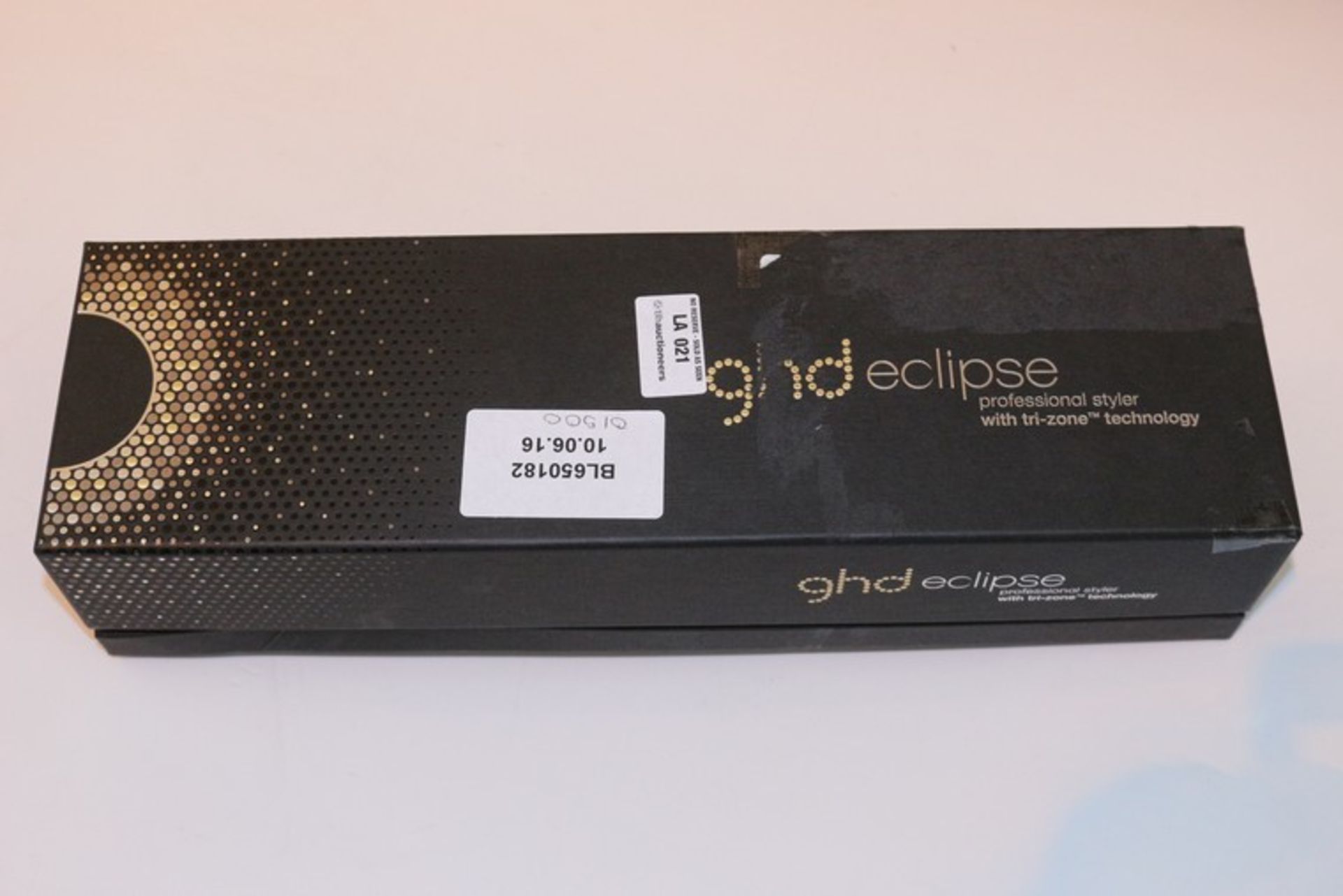 1 x BOXED PAIR OF GHD ECLIPSE LADIES PROFESSIONAL HAIR STRAIGHTENERS RRP £150 (10.6.16) *PLEASE NOTE