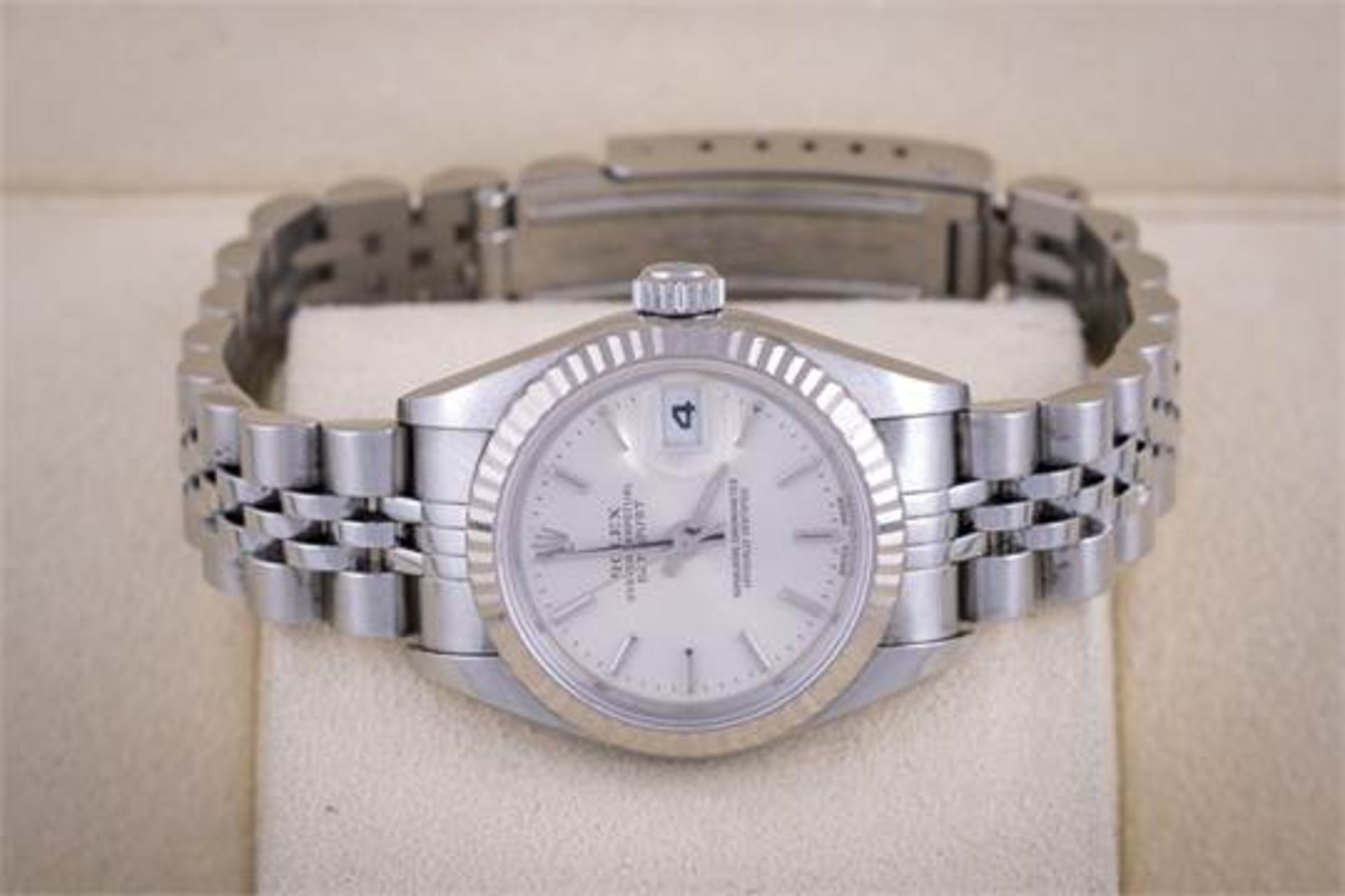 LADIES ROLEX DATEJUST, FULL STAINLESS STEEL, JUBILEE STRAP, SET WITH FLUTED BEZEL, WITH BOX AND