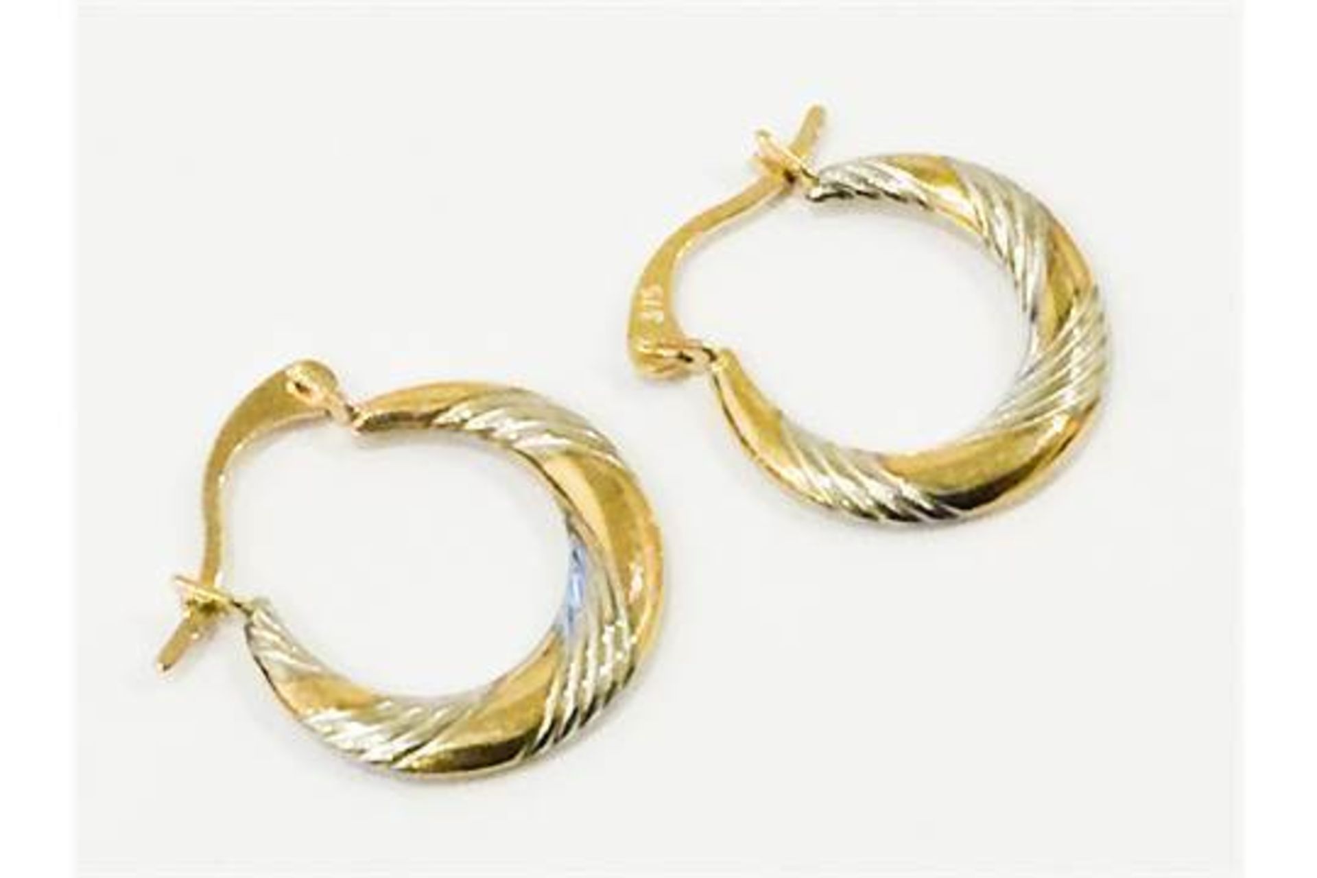BRAND NEW 9CT TWO TONE HOOP EARRINGS, WHITE AND YELLOW GOLD RRP-£89.99 (SBW)