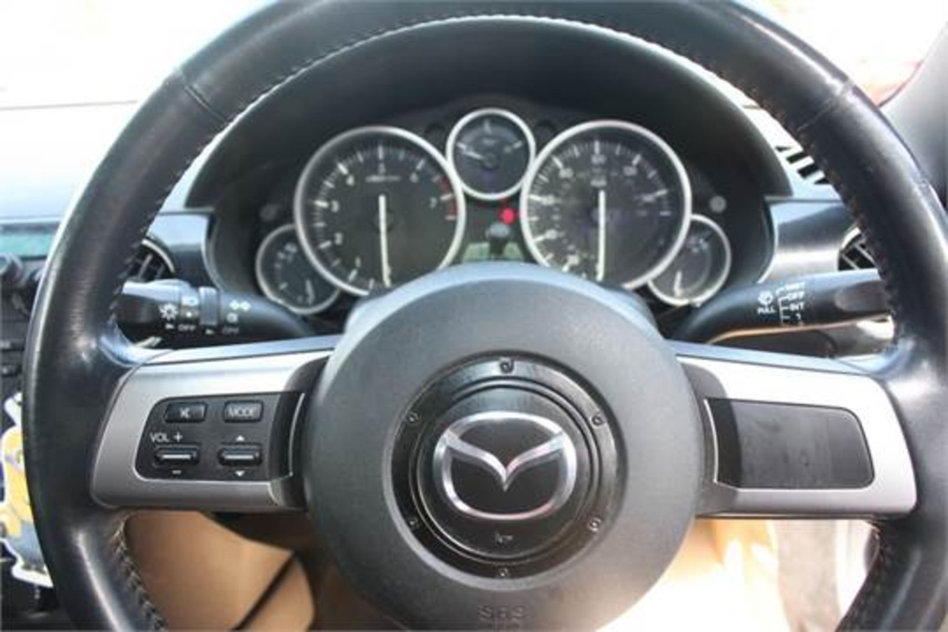 MAZDA MX5 CONVERTIBLE, DATE OF FIRST 25/11/2005, SO55 AVK, 1.8 LTR, PETROL, MANUAL 5 SPEED, 2 - Image 6 of 8