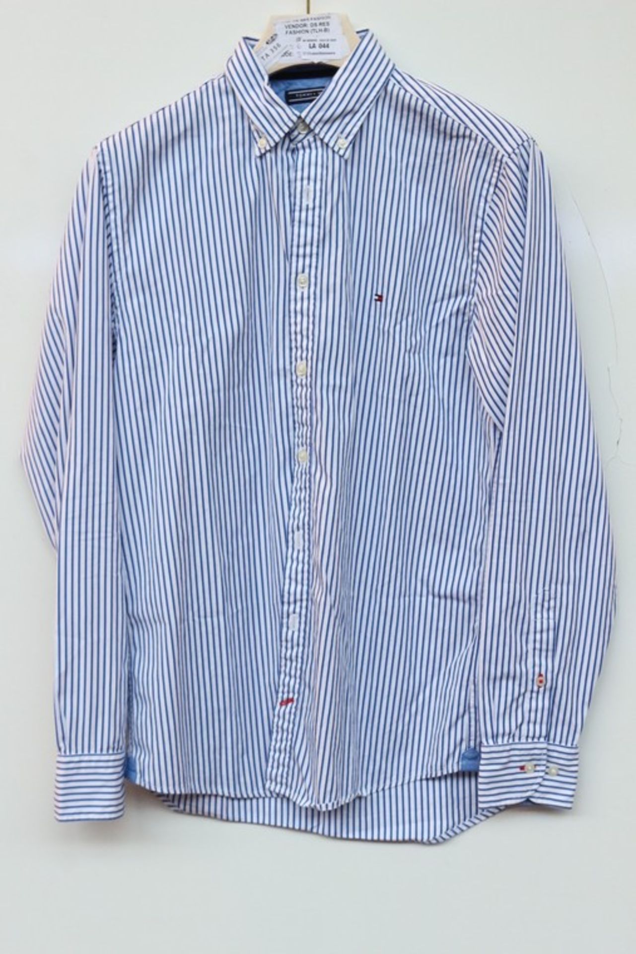 1 x SIZE S TOMMY HILFIGER BLUE AND WHITE GENTS DESIGNER SHIRT RRP £75 (17.6.16) *PLEASE NOTE THAT