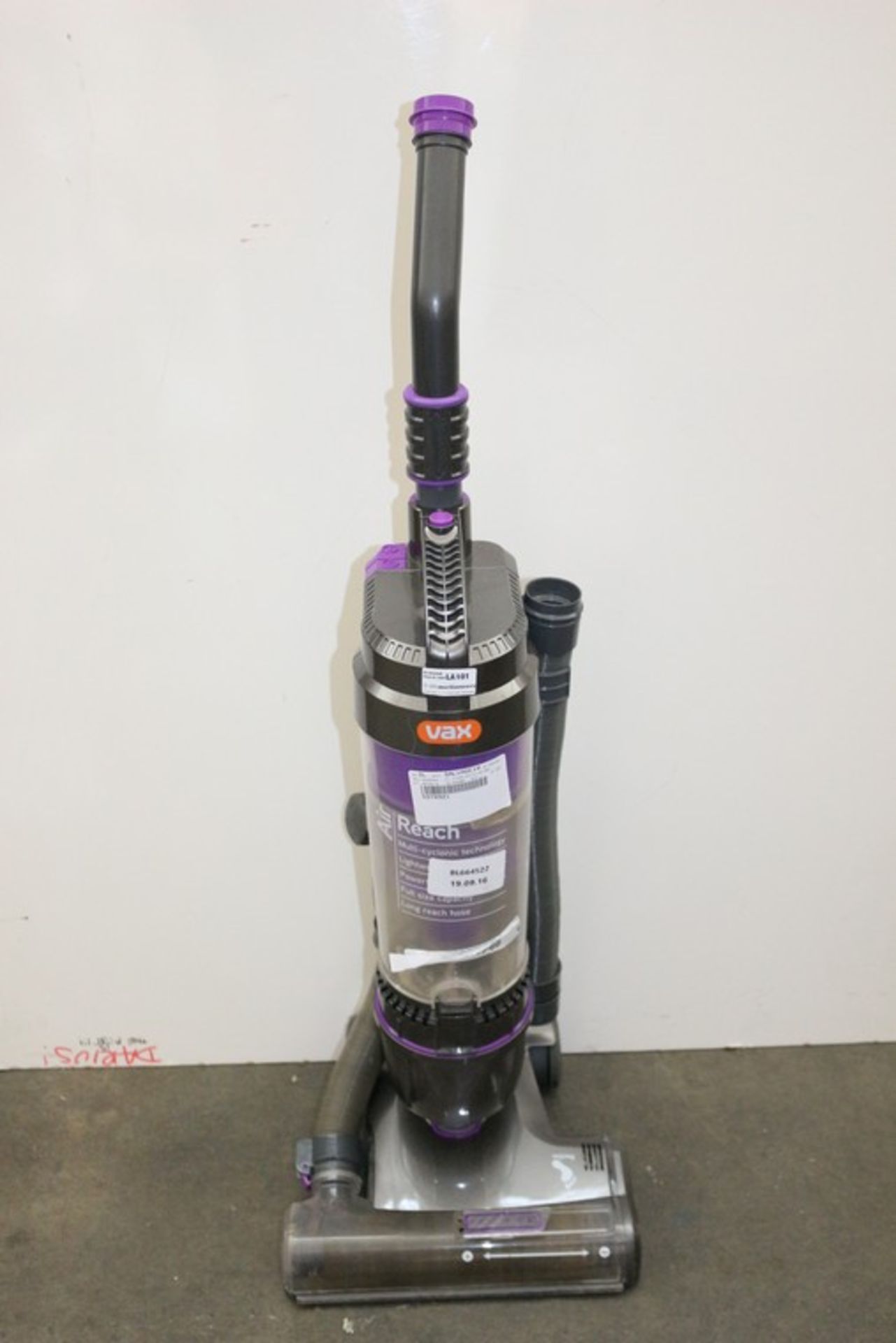 1 x VAX AIR REACH UPRIGHT VACUUM CLEANER RRP £95 *PLEASE NOTE THAT THE BID PRICE IS MULTIPLIED BY