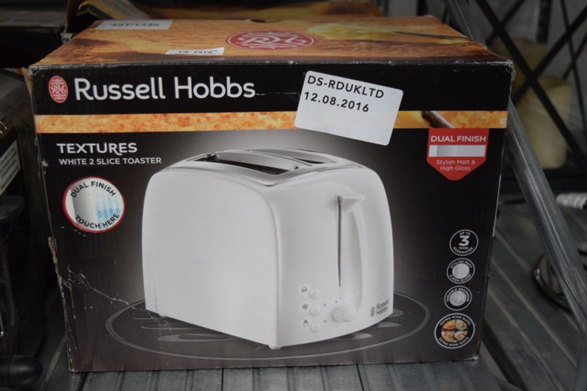 1 X BOXED RUSSELL HOBBS 2 SLICE TOASTER RRP £40 (12.08.16)