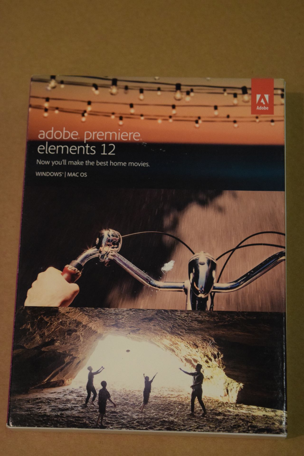 1 X BOXED ADOBE ELEMENT 12 FOR WINDOWS AND MAC OS RRP £100 23.11.16 (AC)