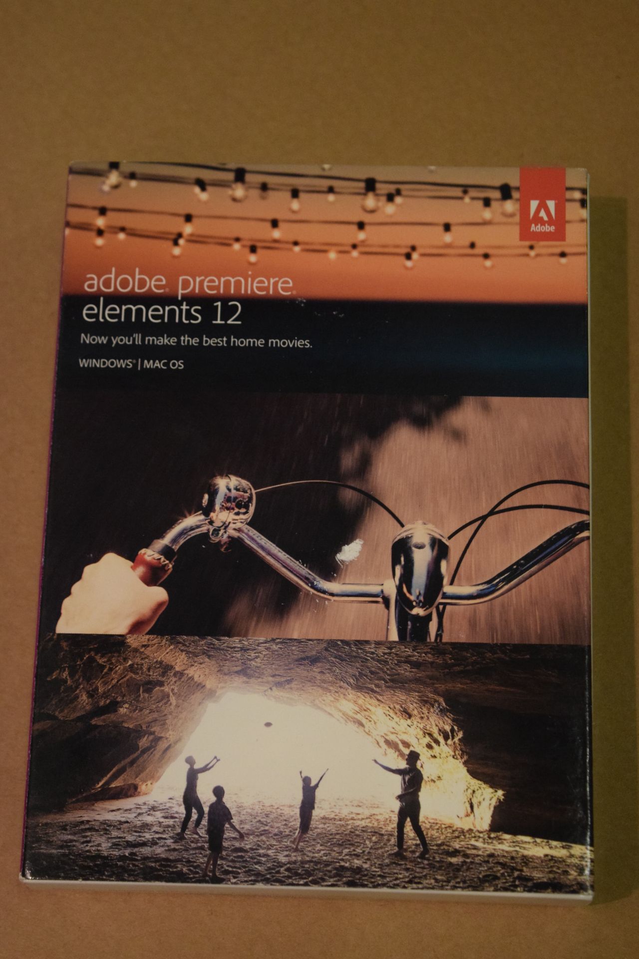 1 X BOXED ADOBE ELEMENT 12 FOR WINDOWS AND MAC OS RRP £100 23.11.16 (AC)