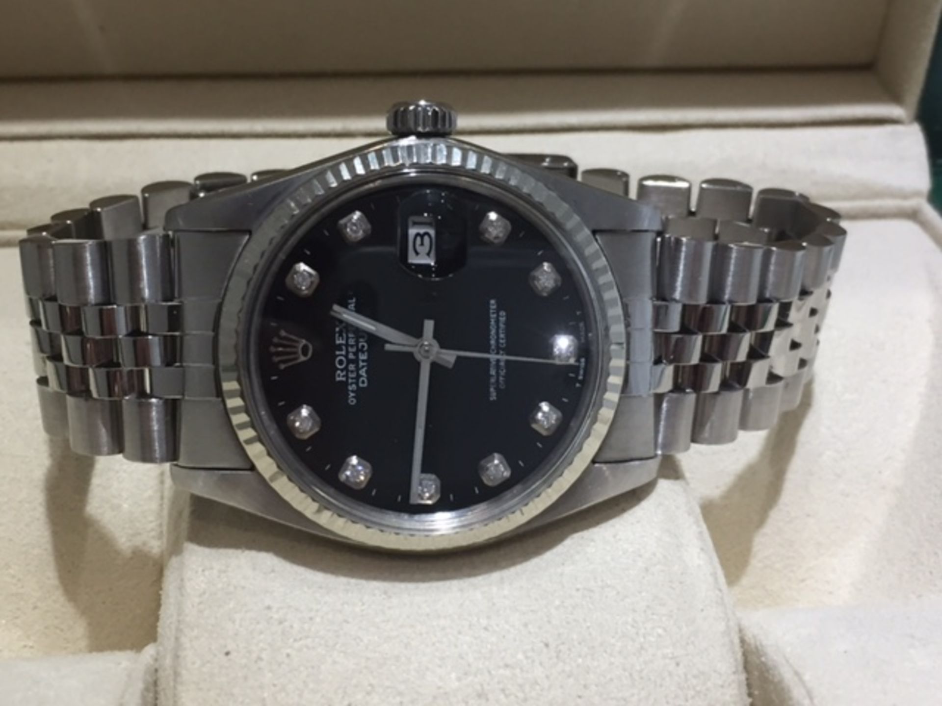GENTS ROLEX DATE JUST STAINLESS STEEL ON JUBILEE STRAP SET WITH DIAMOND DIAL & FLUTED BEZEL IN - Image 4 of 5
