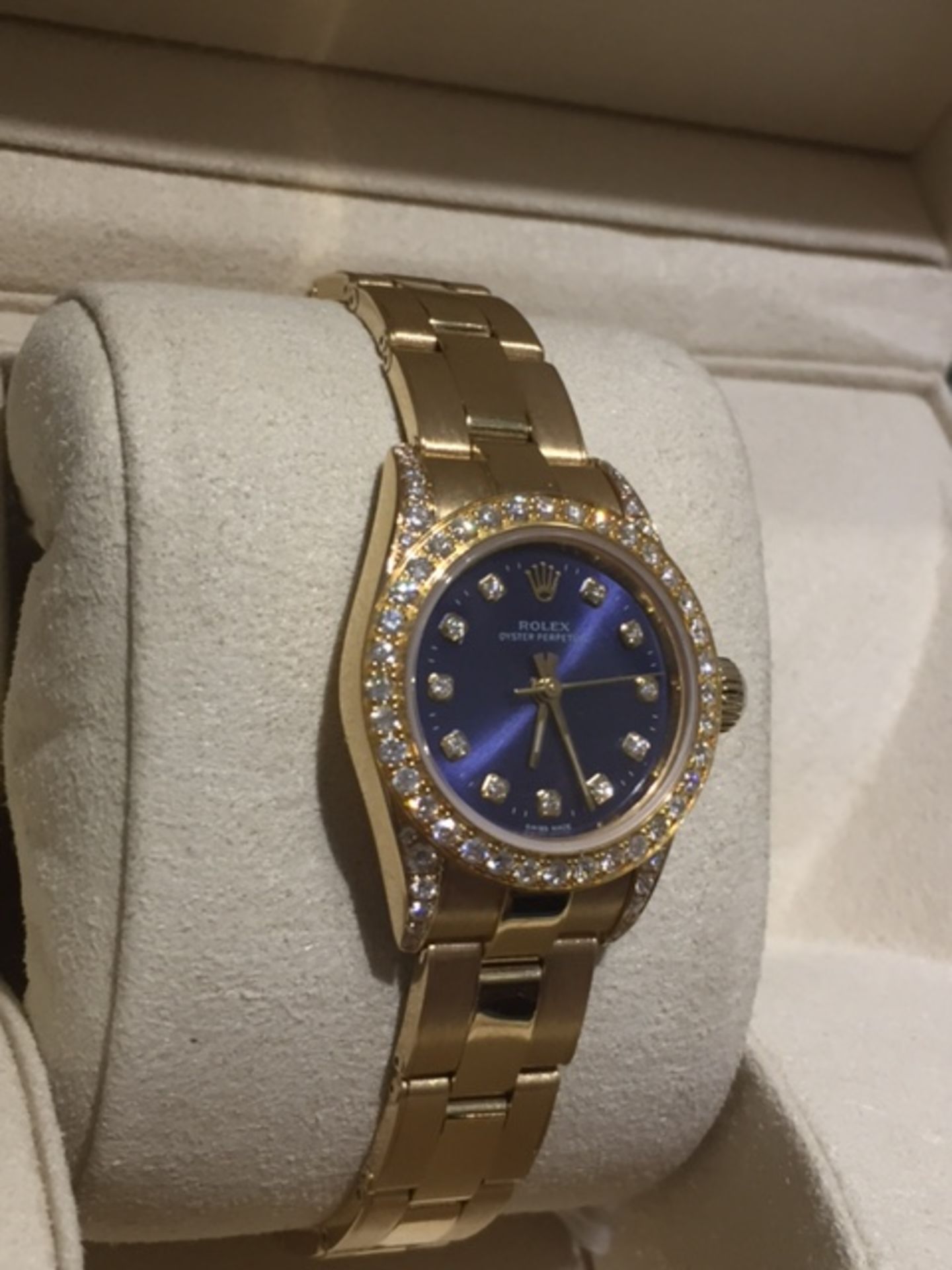 LADIES ROLEX 18ct SOLID GOLD OYSTER PERPETUAL AFTER SET WITH DIAMOND DIAL, DIAMOND BEZEL, DIAMOND - Image 3 of 6
