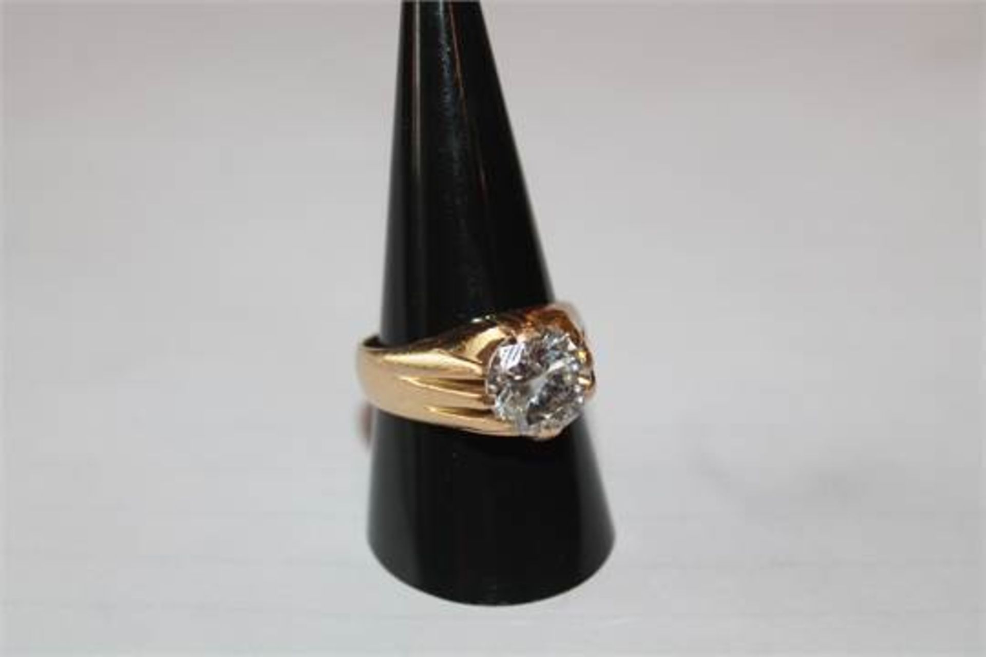 **£25,650** 4.4 CARAT EXTREMLY BRIGHT SINGLE SOLITAIRE GENTS DIAMOND RING SET IN 18K YELLOW GOLD