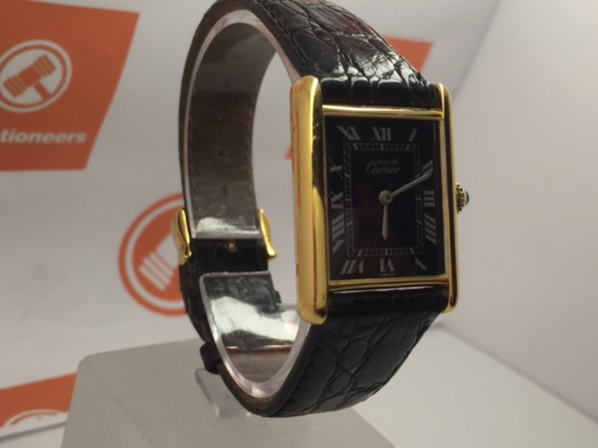 CARTIER GOLD PLATED WRIST WATCH ON LEATHER STRAP IN GOOD CONDITION SET WITH SAPPHIRE CABASCHON - Image 3 of 4