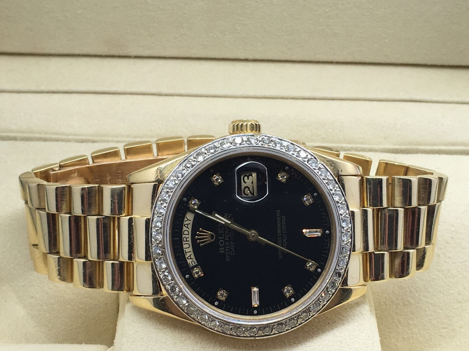 GENTS ROLEX DAY DATE MODEL..... SOLID GOLD WITH DIAMOND DIAL & AFTERSET DIAMOND BEZEL IN GOOD - Image 3 of 3