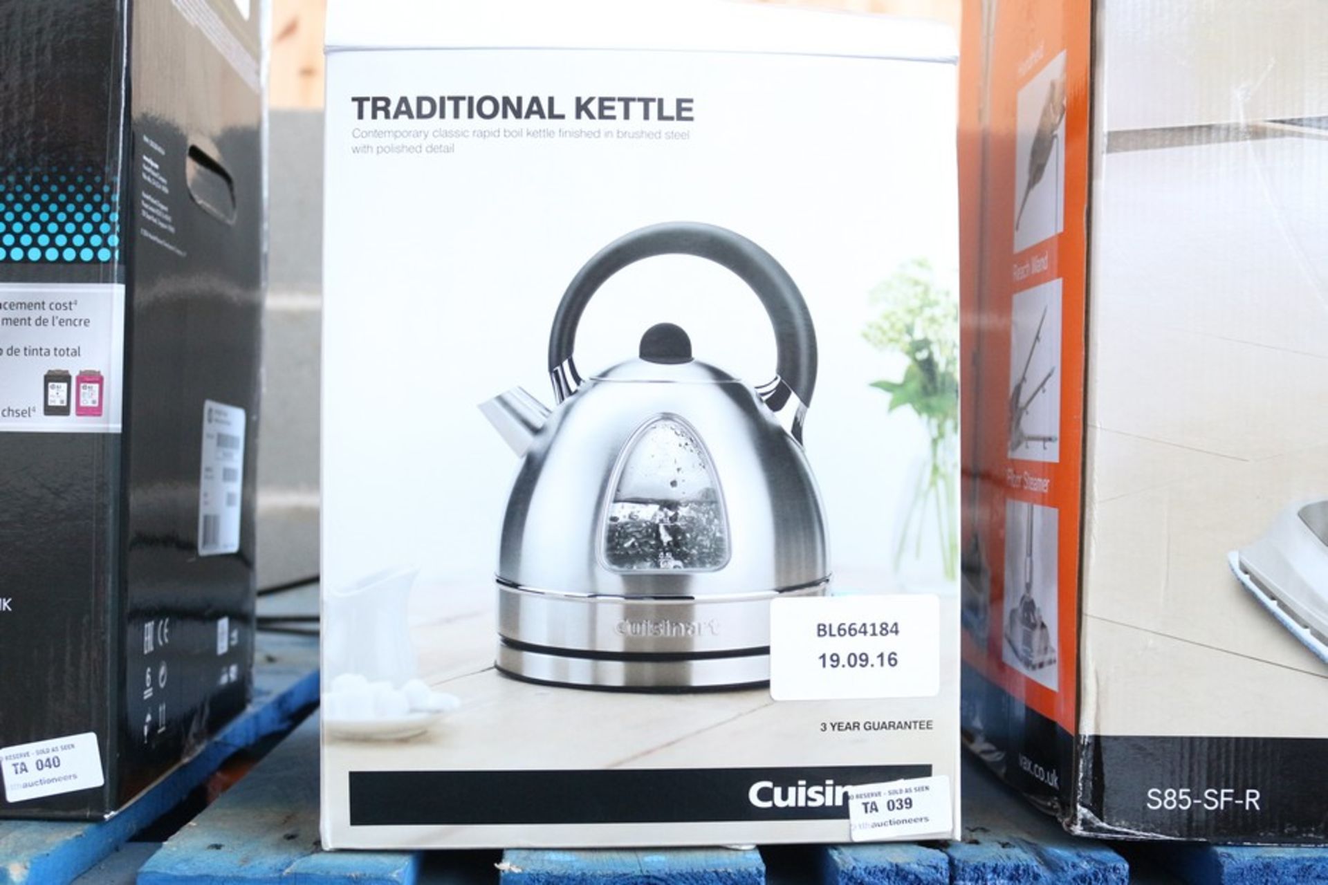 1X BOXED CUSINART TRADITIONAL KETTLE RRP £80 (BL664184)