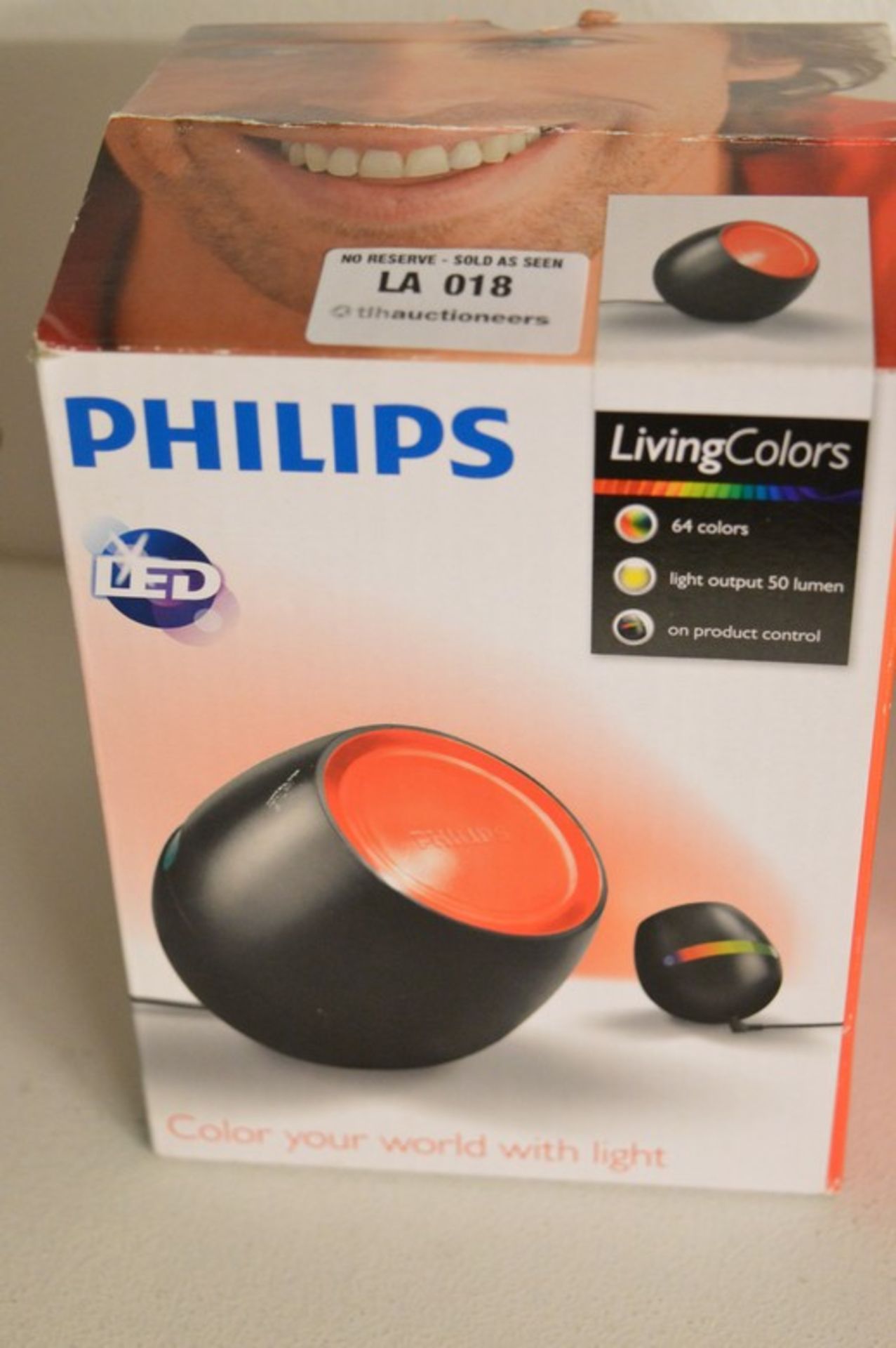 1 x BOXED PHILIPS LIVING COLOUR'S LED LAMP RRP £60 02.11.16 *PLEASE NOTE THAT THE BID PRICE IS